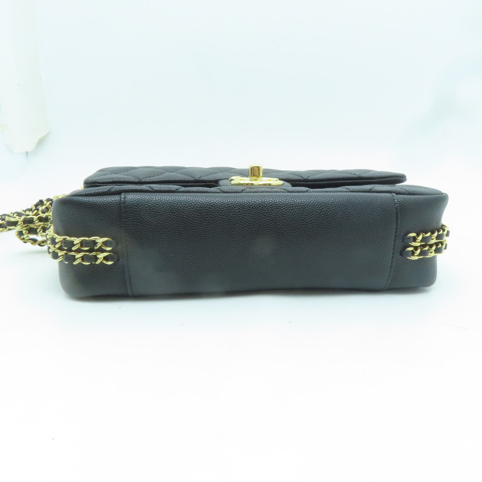 CHANEL 菱格Caviar皮革Chain Shoulder金扣肩背袋黑色