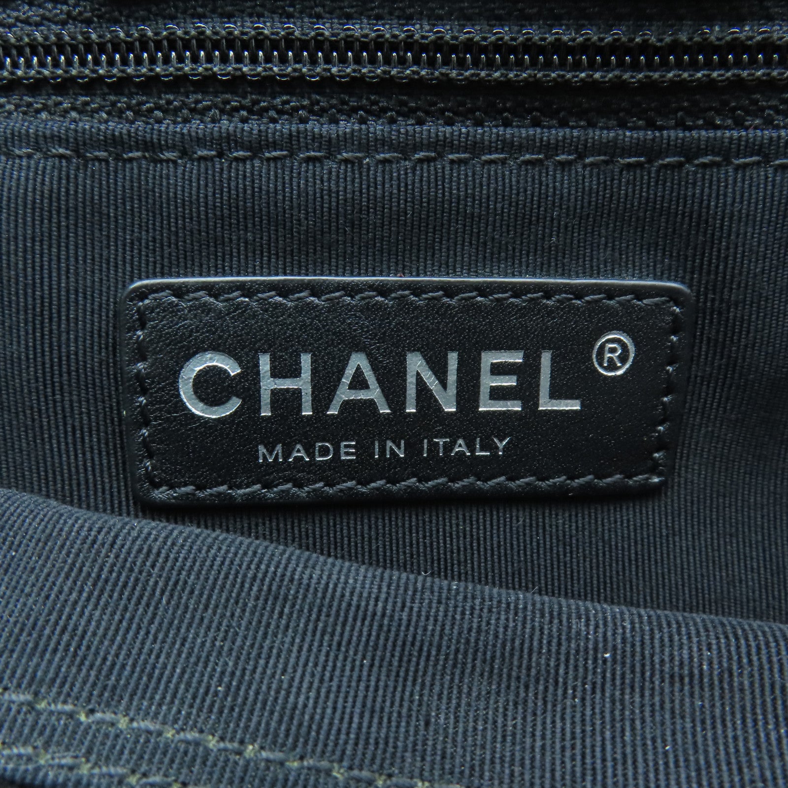 CHANEL 皮革Hand Bag銀扣手挽袋黑色