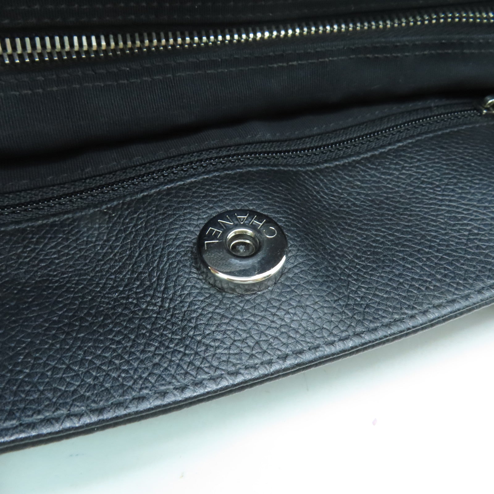 CHANEL 皮革Hand Bag銀扣手挽袋黑色