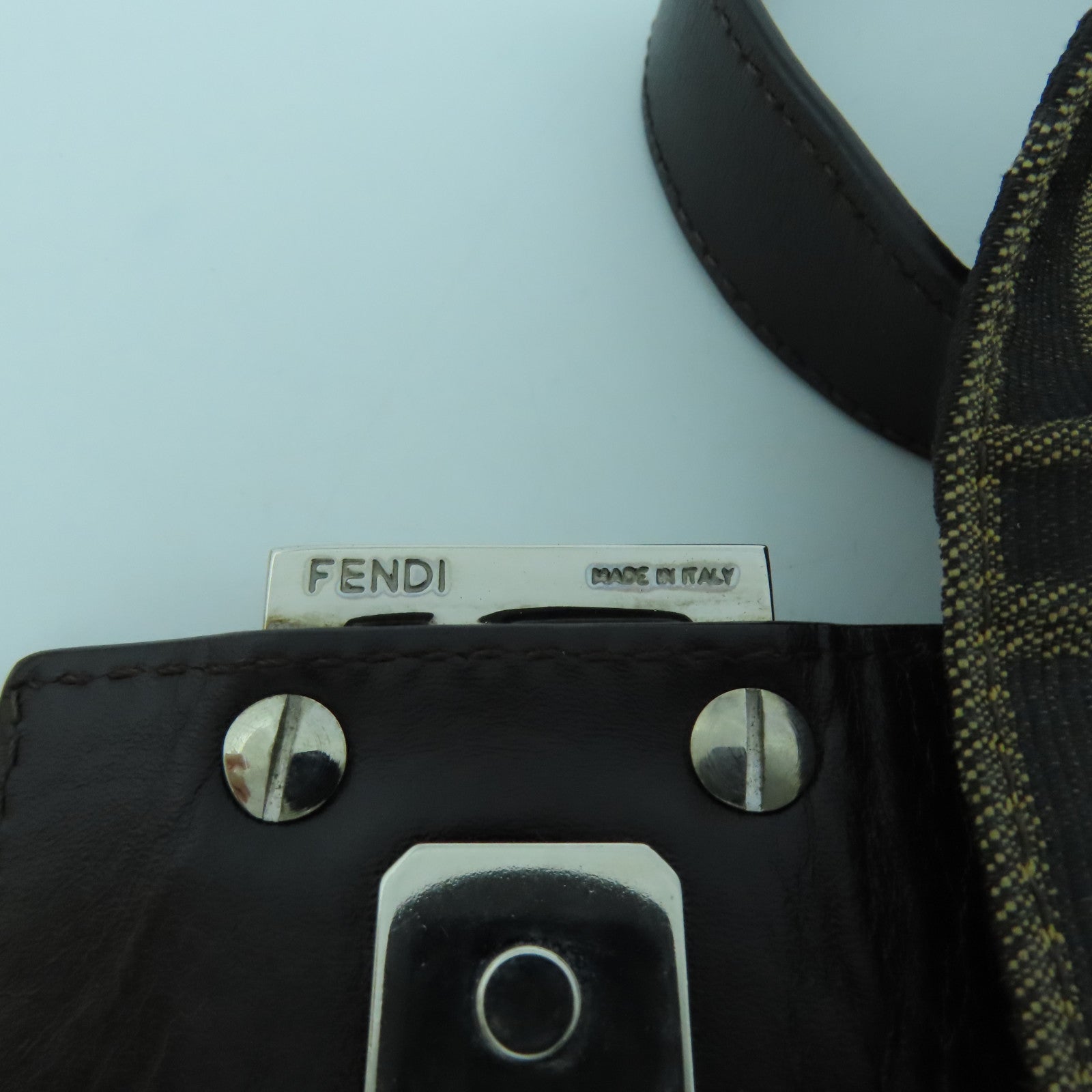 FENDI 帆布Hand Bag銀扣手挽袋啡色