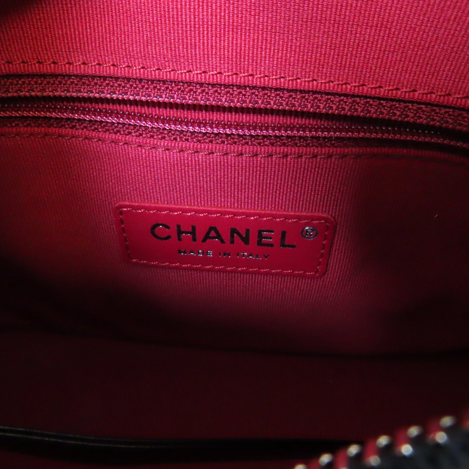 CHANEL 菱格牛皮皮革Garbrielle Small銀扣鏈帶肩背袋黑色