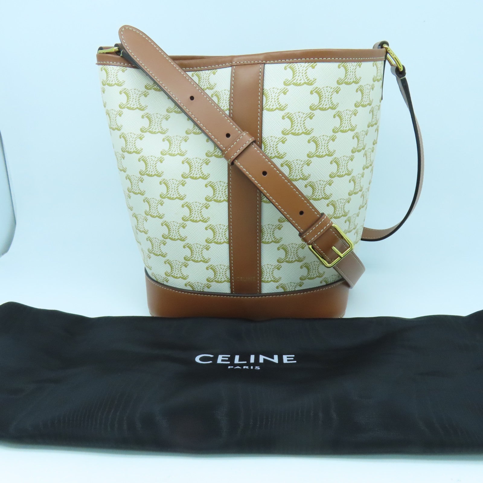 CELINE 塗層帆布Bucket Cuir Triomphe金扣肩背袋米色/啡色