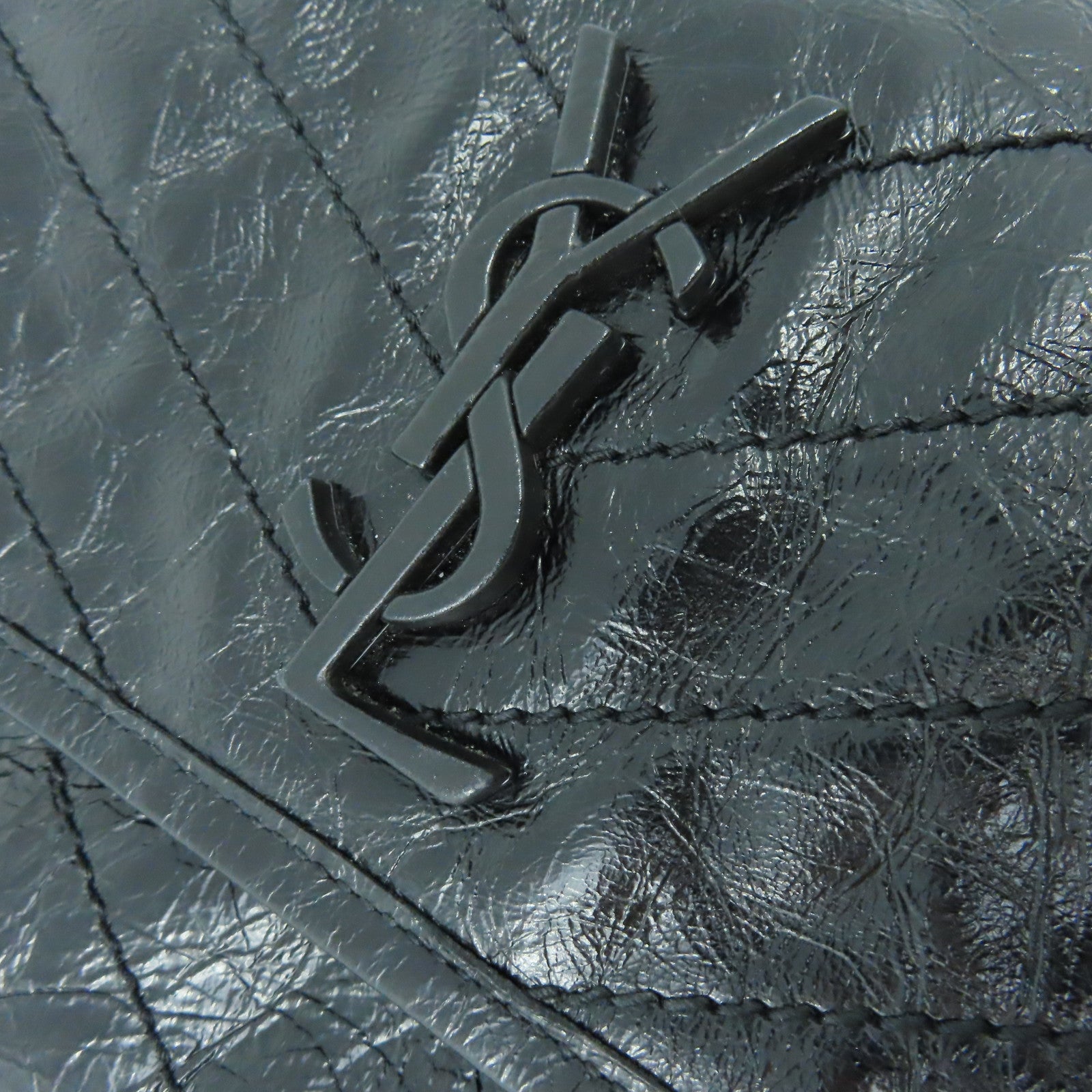 YVES SAINT LAURENT 斜紋牛皮皮革Niki Medium銀扣鏈帶肩背袋黑色