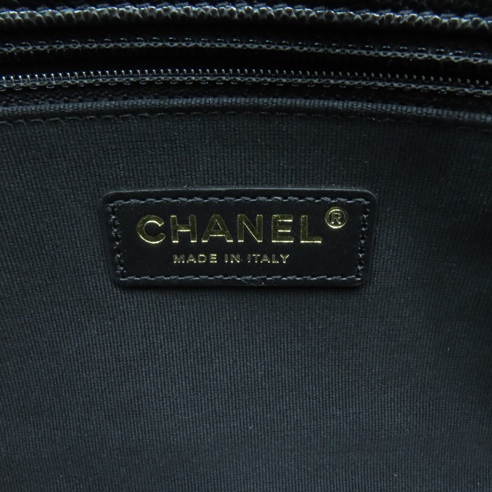 CHANEL 菱格Caviar皮革Chain Shoulder金扣肩背袋黑色