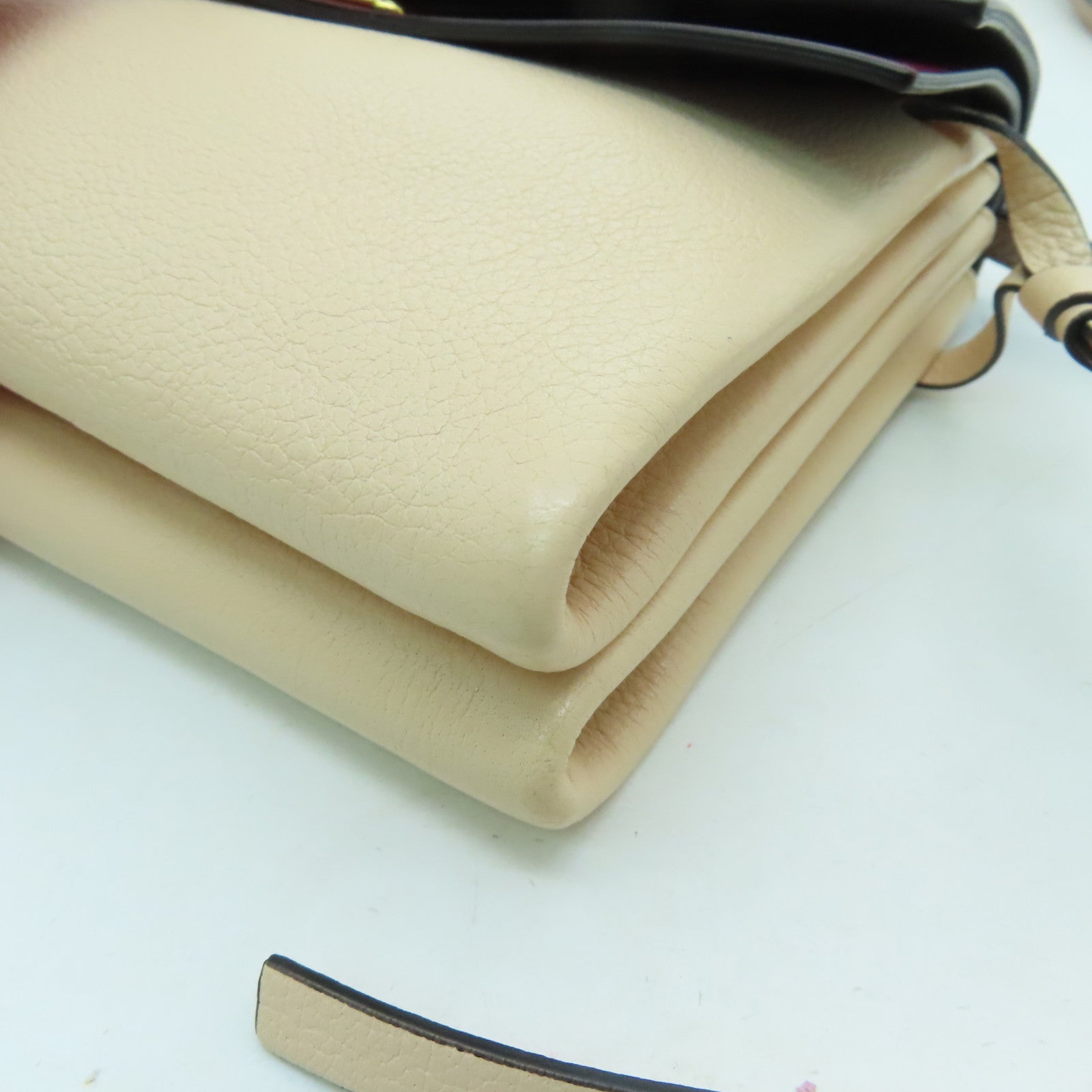 Valentino 【激減優惠】牛皮皮革Shoulder Bag金扣肩背袋淺褐色/紅色/黑色