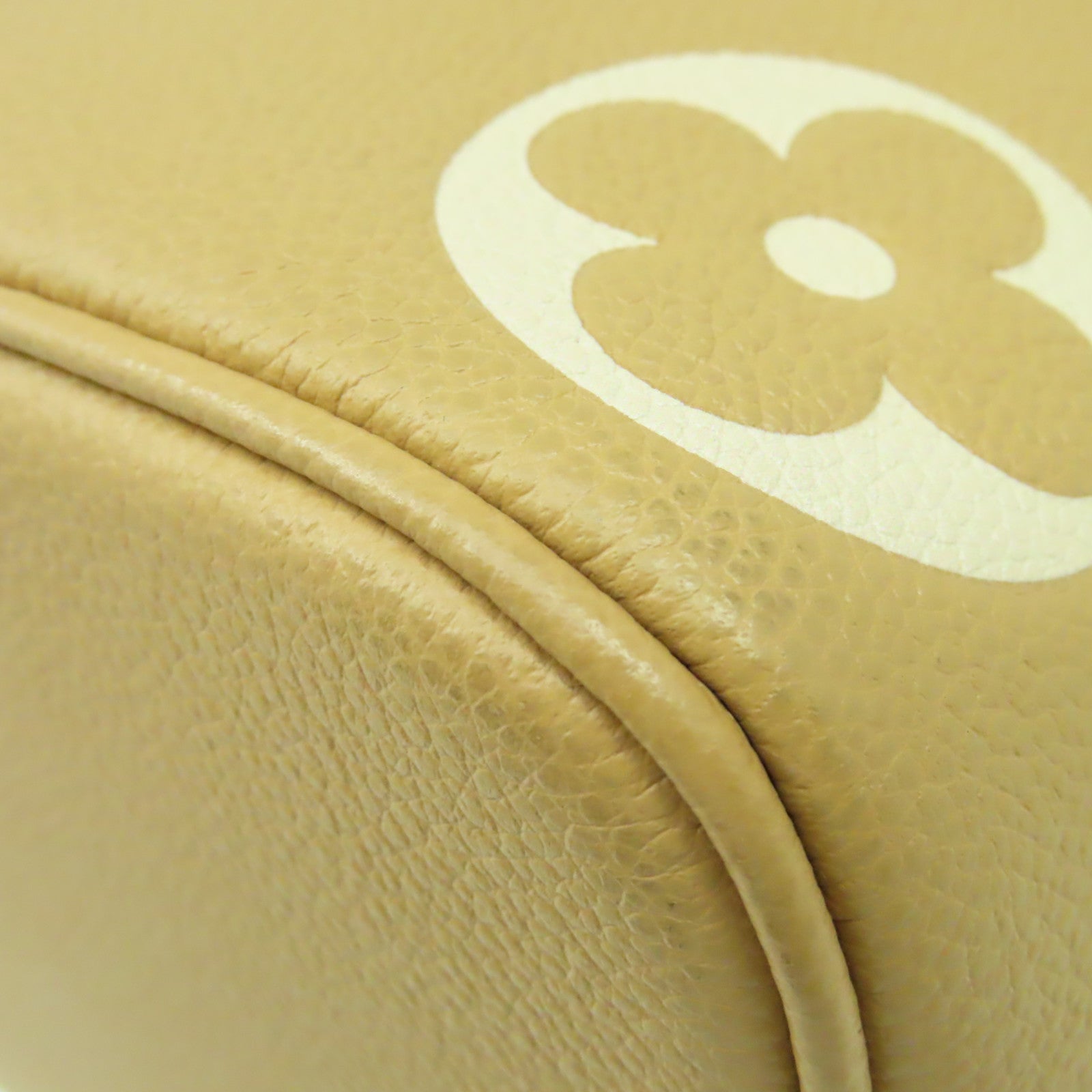 LOUIS VUITTON Monogram Empreinte NeoNoe MM金招肩背袋粉紅色