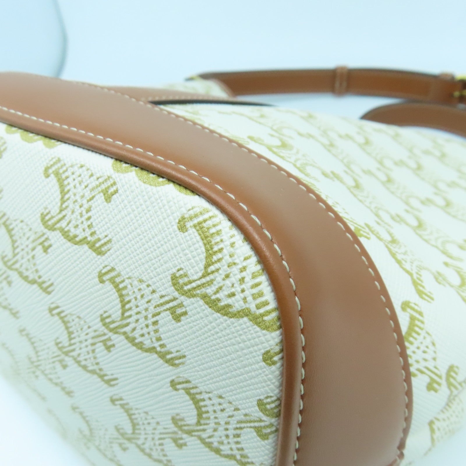 CELINE 塗層帆布Bucket Cuir Triomphe金扣肩背袋米色/啡色