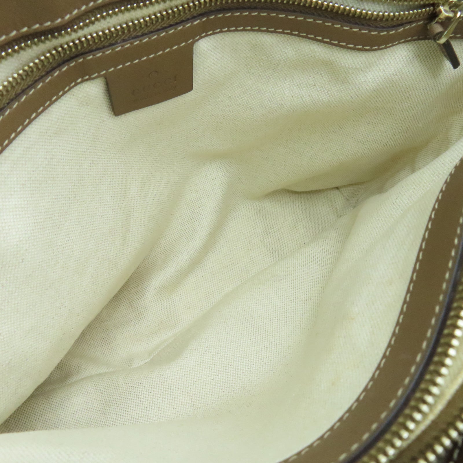 GUCCI 塗層帆布Shoulder Bag金扣肩背袋白色