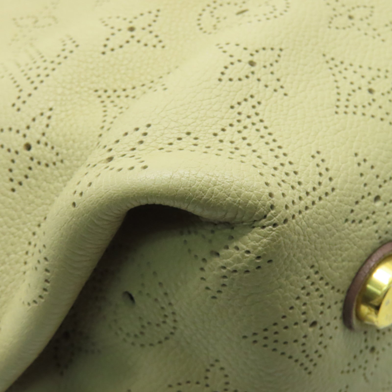 LOUIS VUITTON Mahina Galatea MM金扣肩背袋啡色