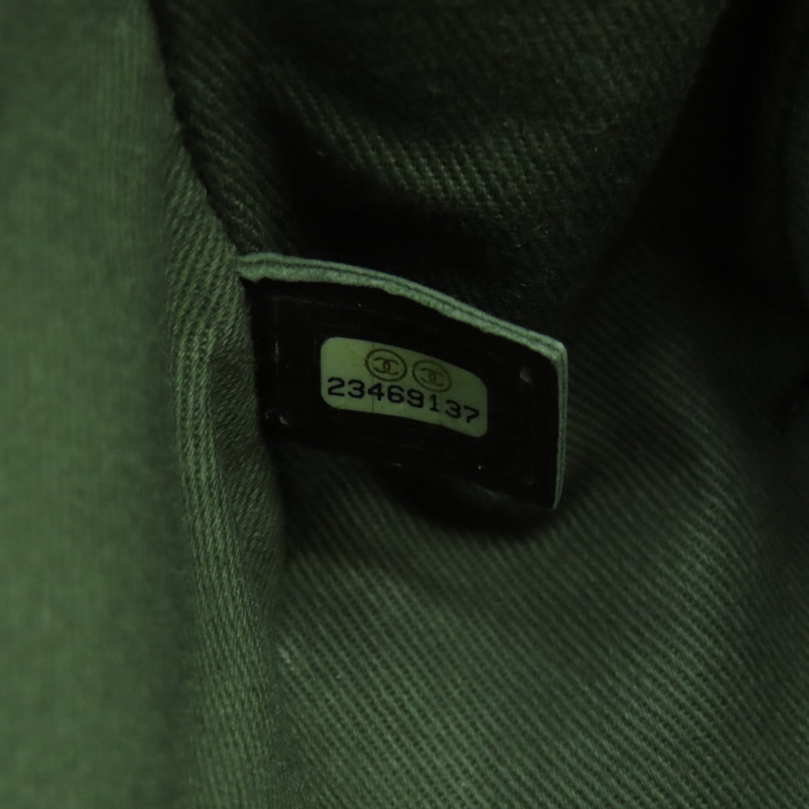 CHANEL 菱格Caviar皮革Boy Chain Shoulder金扣鏈帶肩背袋黑色