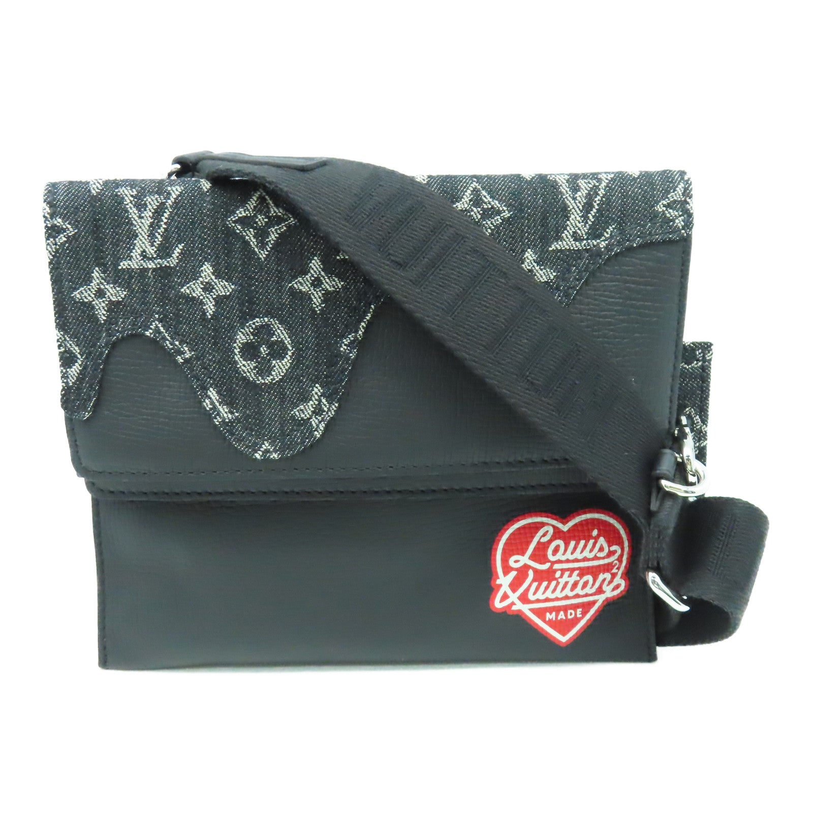 LOUIS VUITTON Monogram Denim/Taurillon皮革Trio Pouch银扣肩背袋黑色