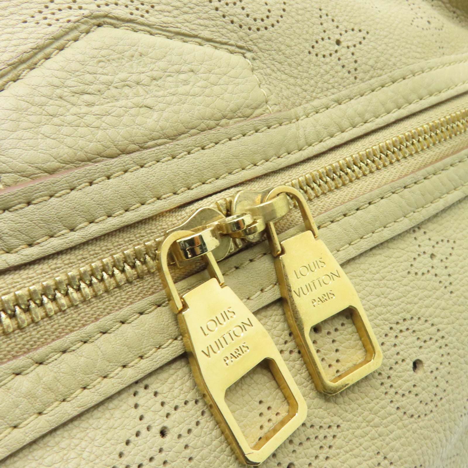 LOUIS VUITTON Mahina Galatea MM金扣肩背袋啡色