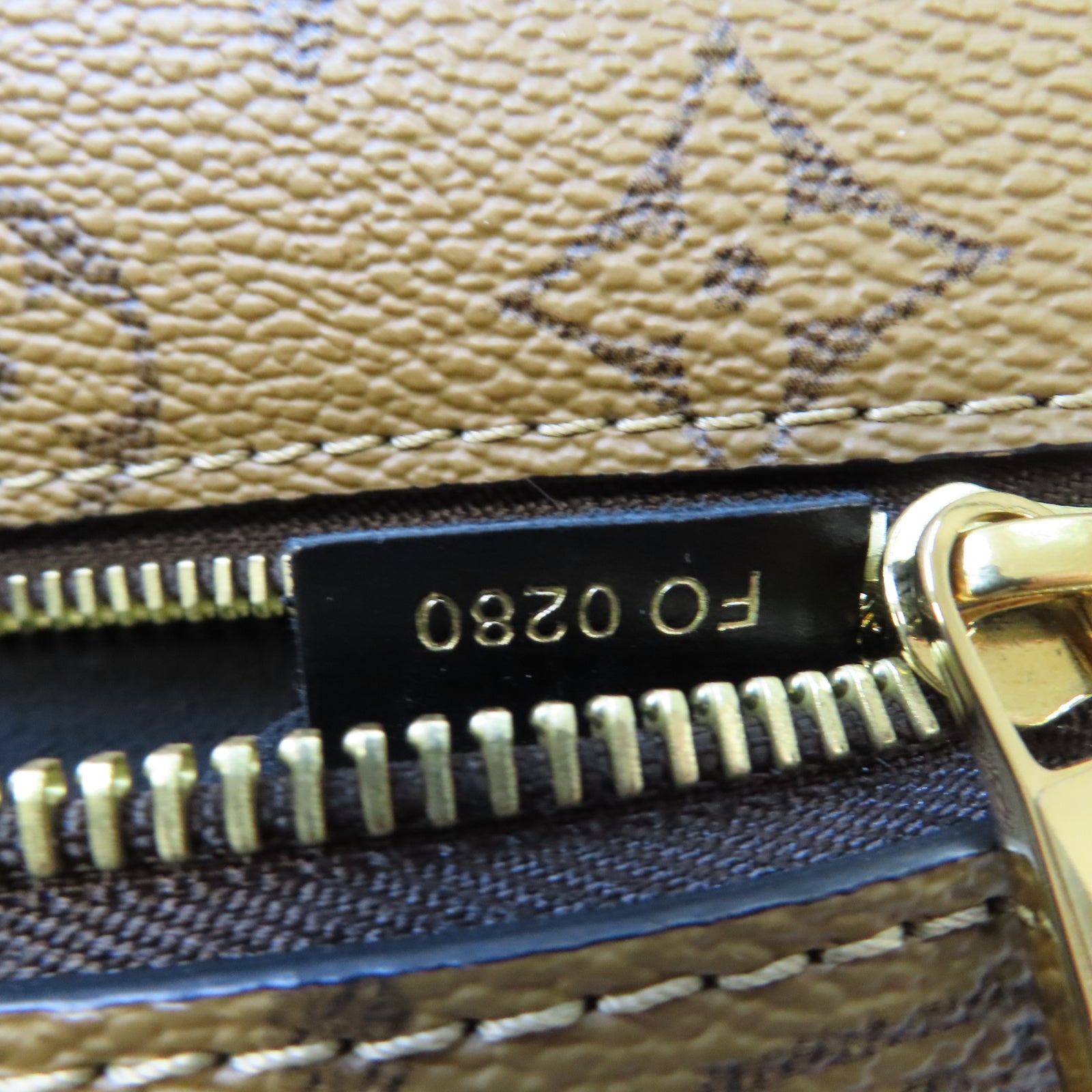 LOUIS VUITTON Monogram Pochette Metis金扣肩背袋啡色