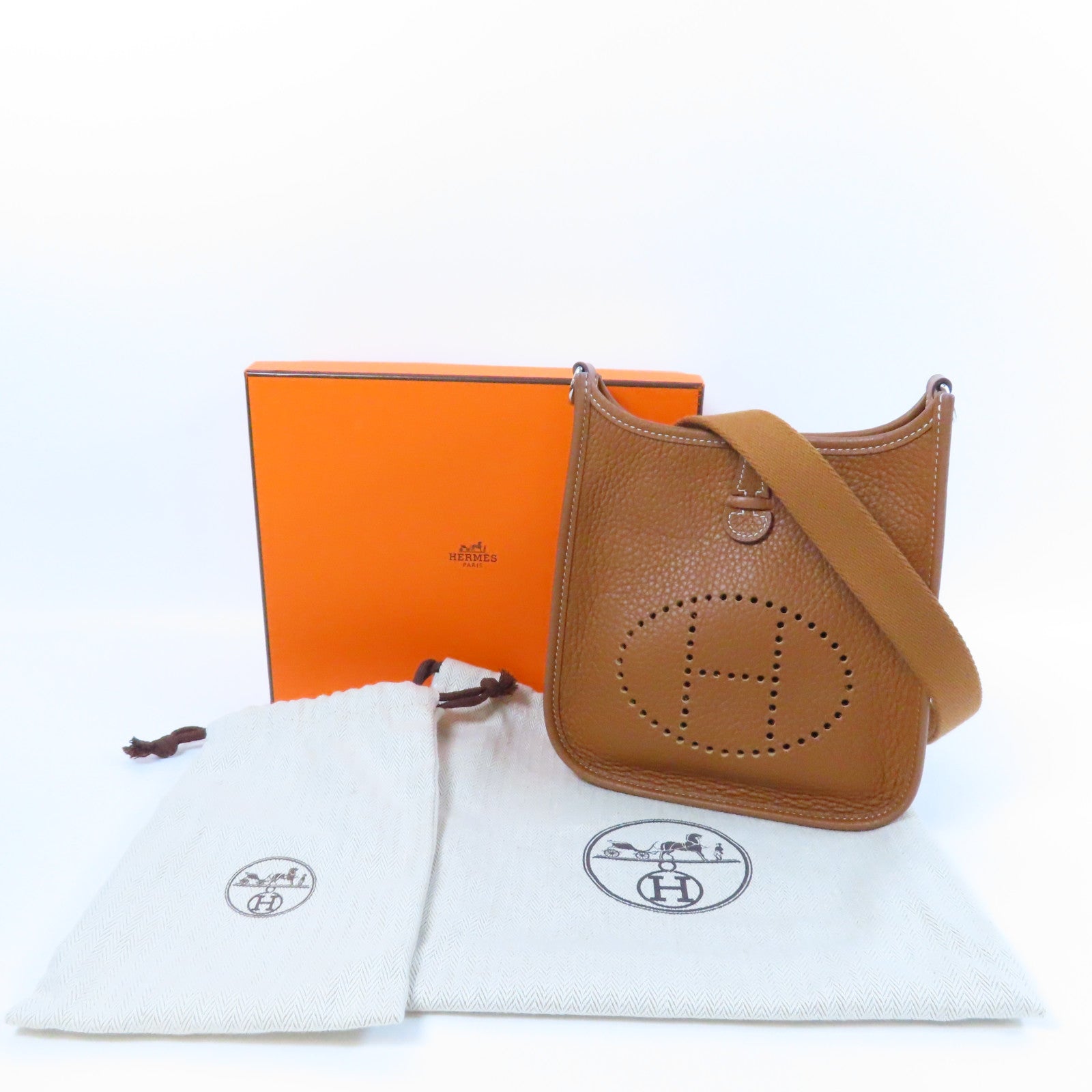 HERMES Clemence皮革Evelyne TPM銀扣肩背袋Gold經典駝色