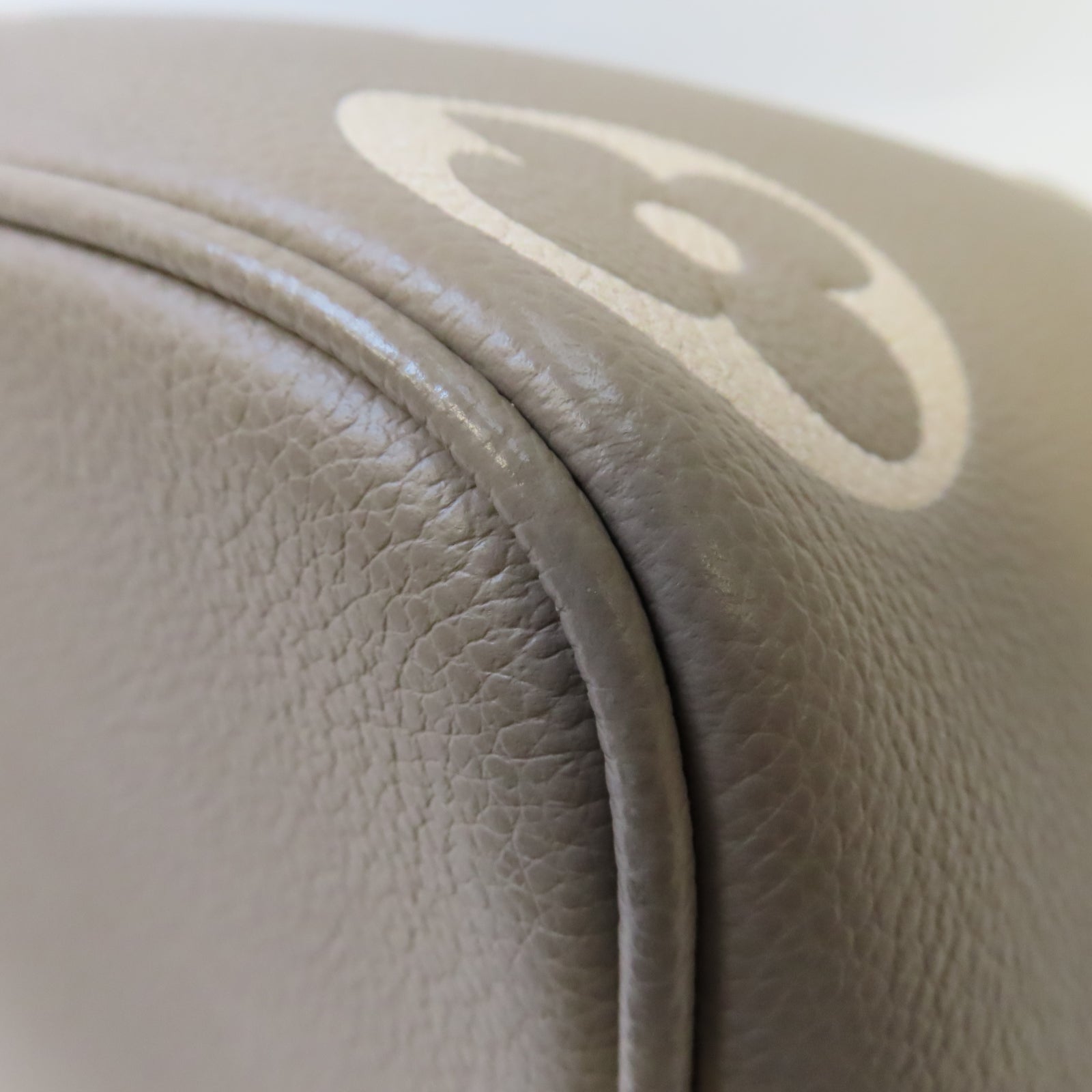 LOUIS VUITTON Monogram Empreinte NeoNoe MM金扣手挽肩背兩用袋斑鳩灰色/奶油色