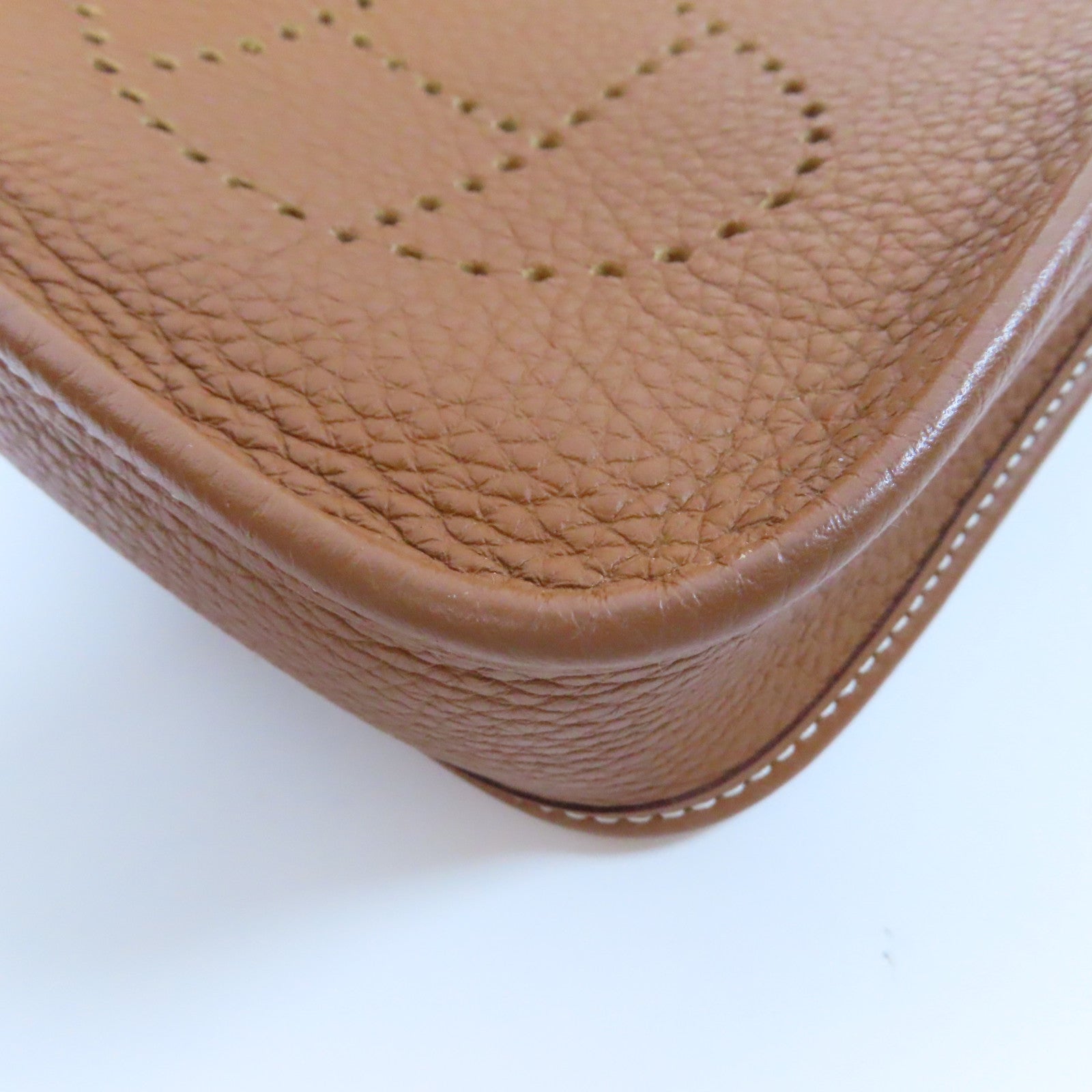 HERMES Clemence皮革Evelyne TPM銀扣肩背袋Gold經典駝色