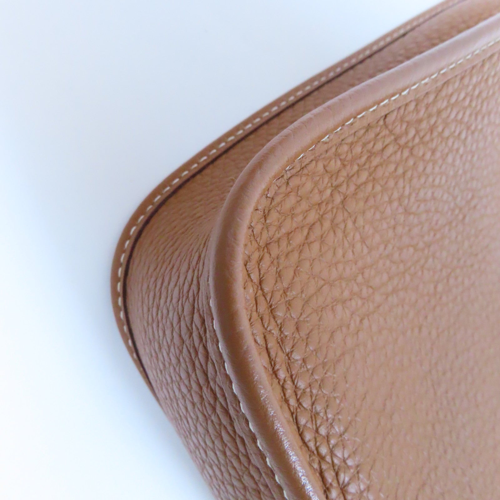 HERMES Clemence皮革Evelyne TPM銀扣肩背袋Gold經典駝色