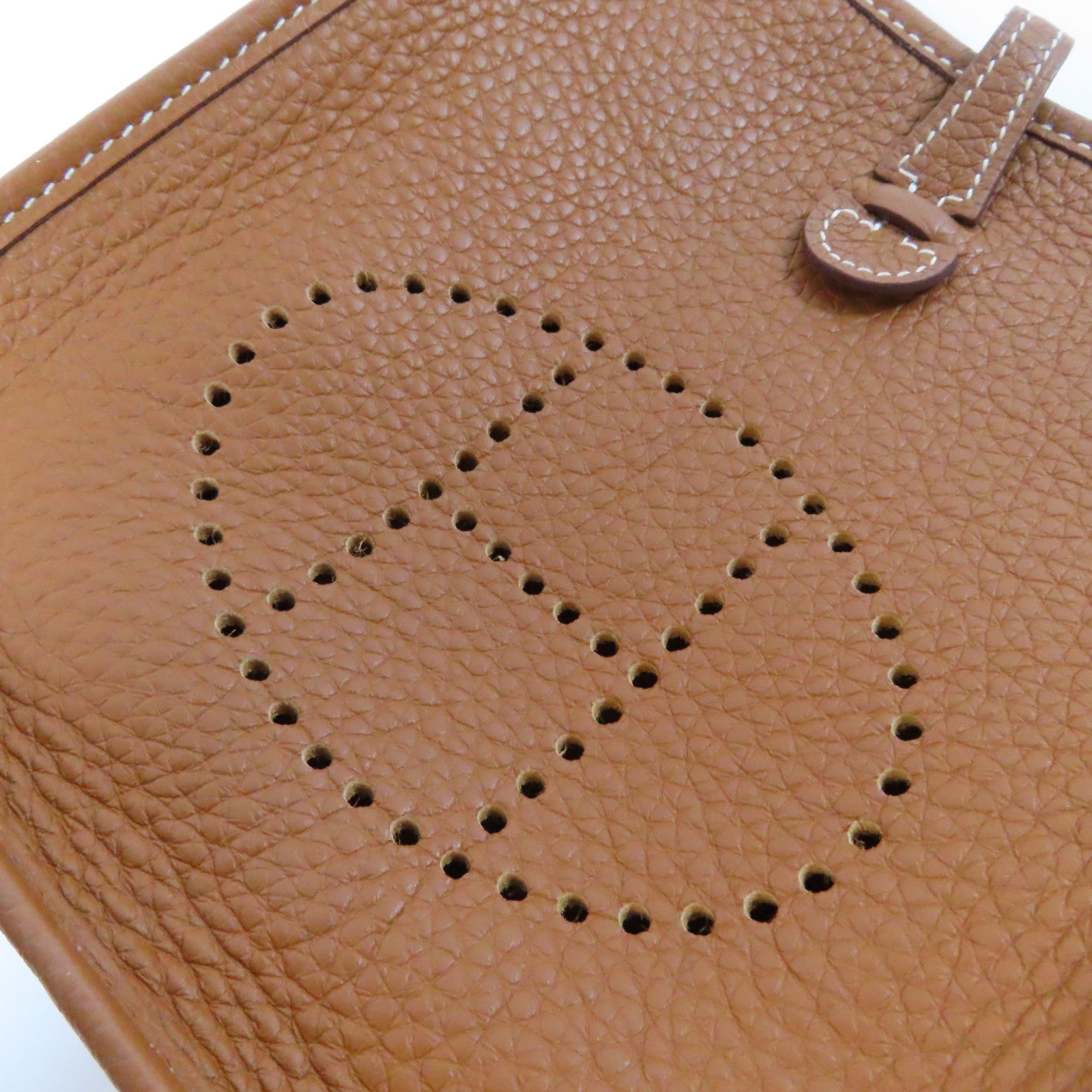 HERMES Clemence皮革Evelyne TPM銀扣肩背袋Gold經典駝色