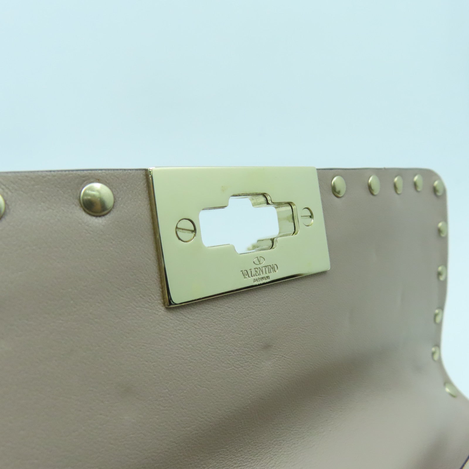 Valentino 羊皮皮革Rockstud Bag金扣手挽肩背兩用袋米色