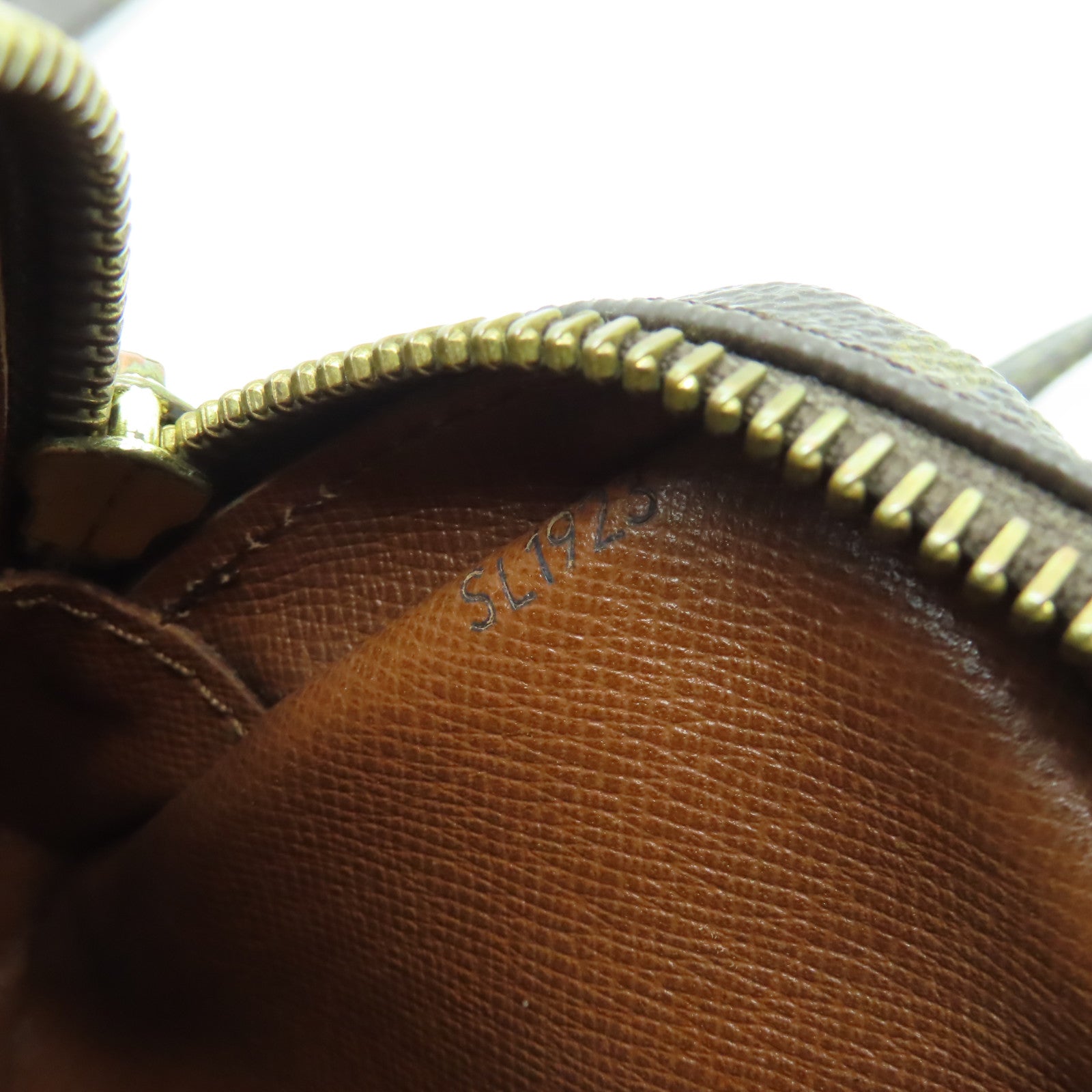 LOUIS VUITTON Monogram Pochette Marly Bandouliere金扣肩背袋啡色