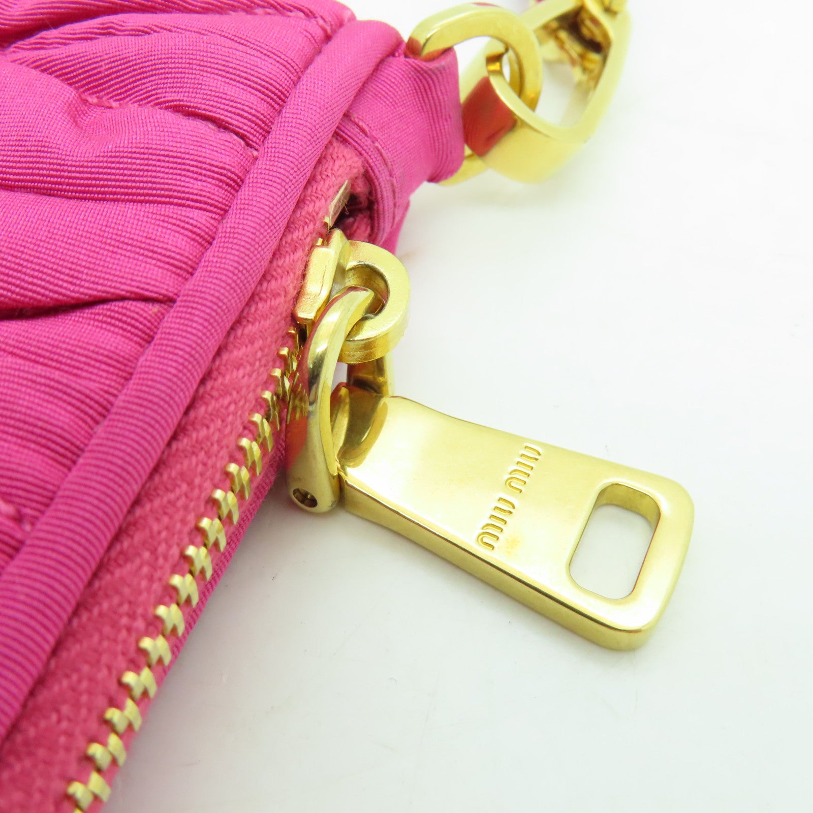 Miu Miu 尼龙Clutch金扣手拿包粉红色