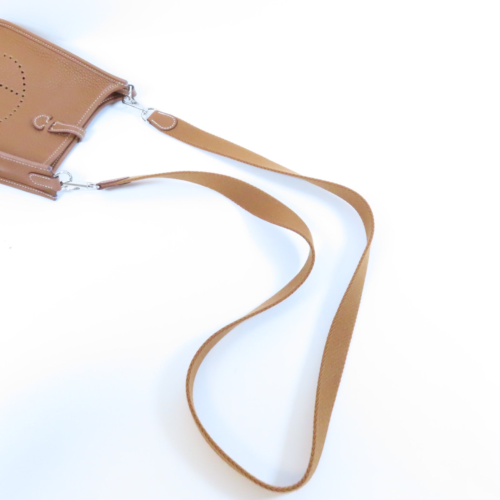 HERMES Clemence皮革Evelyne TPM銀扣肩背袋Gold經典駝色
