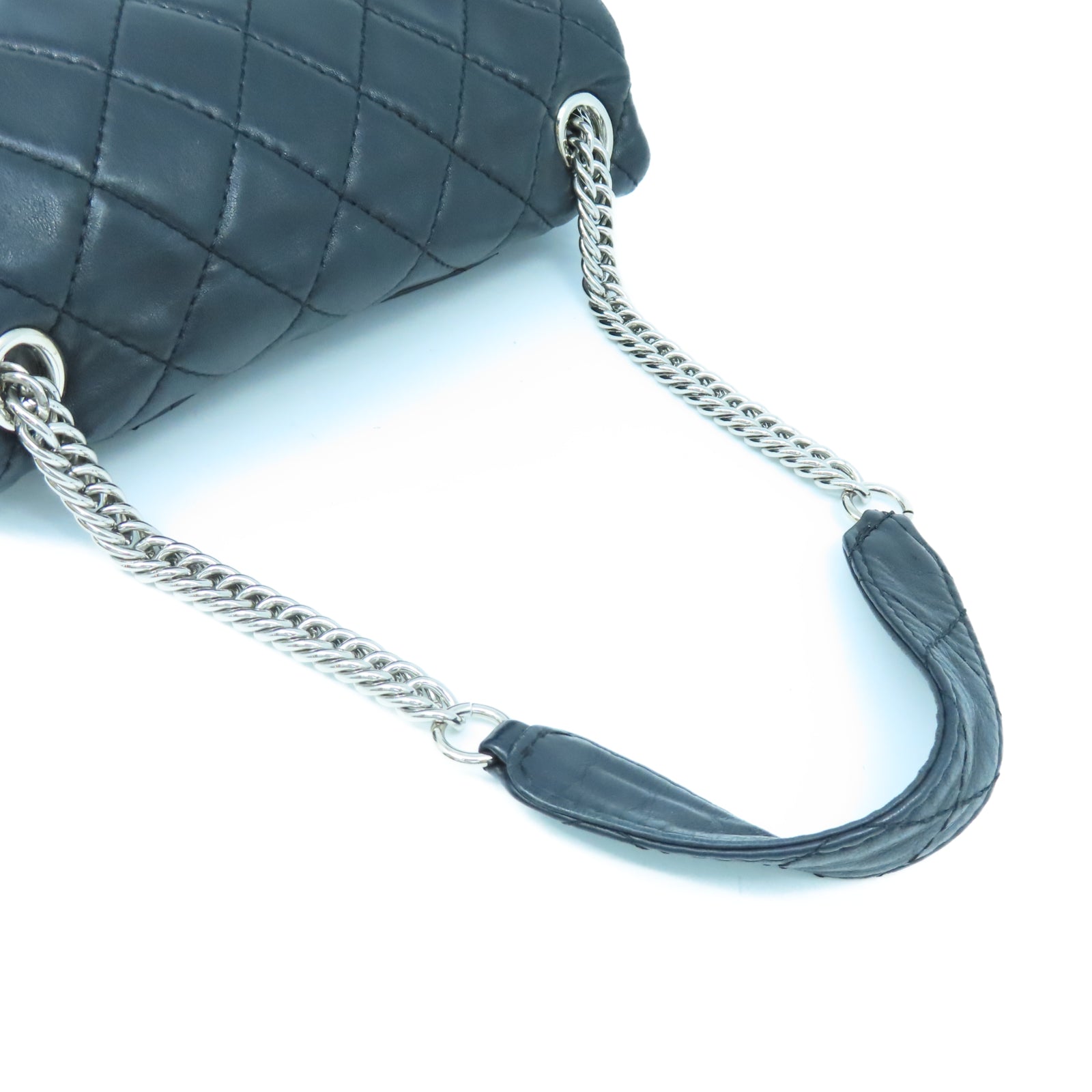 CHANEL 菱格牛皮皮革Shoulder Bag銀扣鏈帶肩背袋黑色