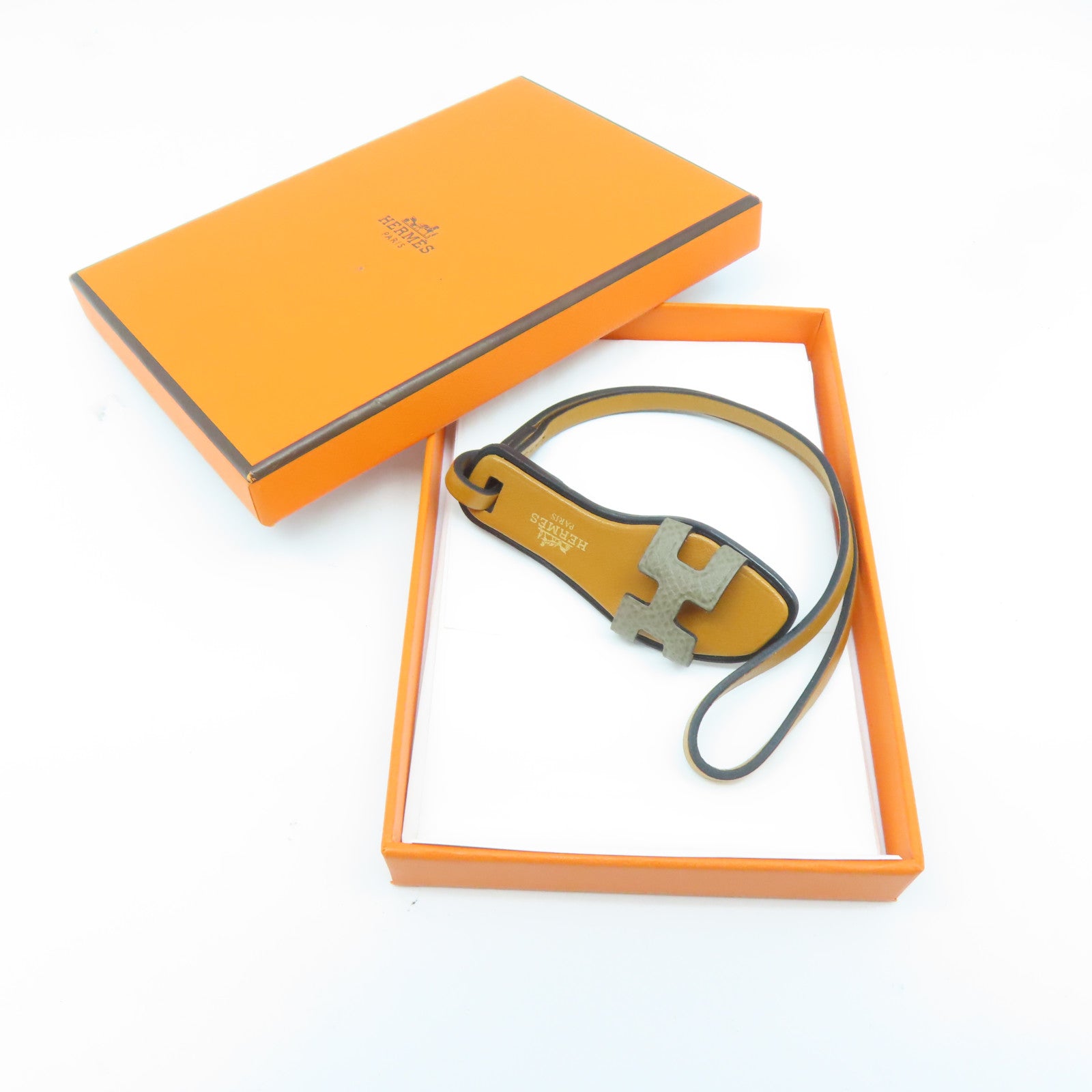 HERMES Veau Epsom皮革Oran Nano Charm掛飾棕色/灰色