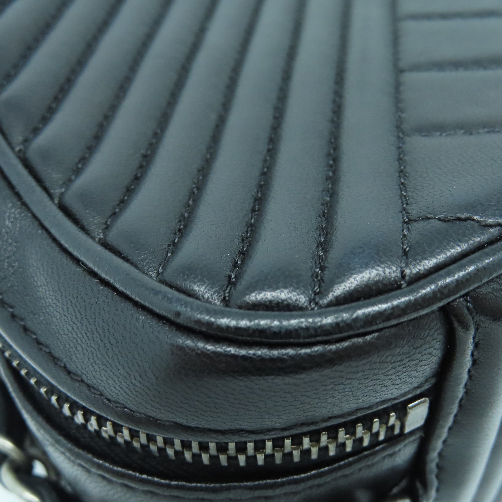 CHANEL rhombic cowhide leather Chain Shoulder silver buckle shoulder bag black