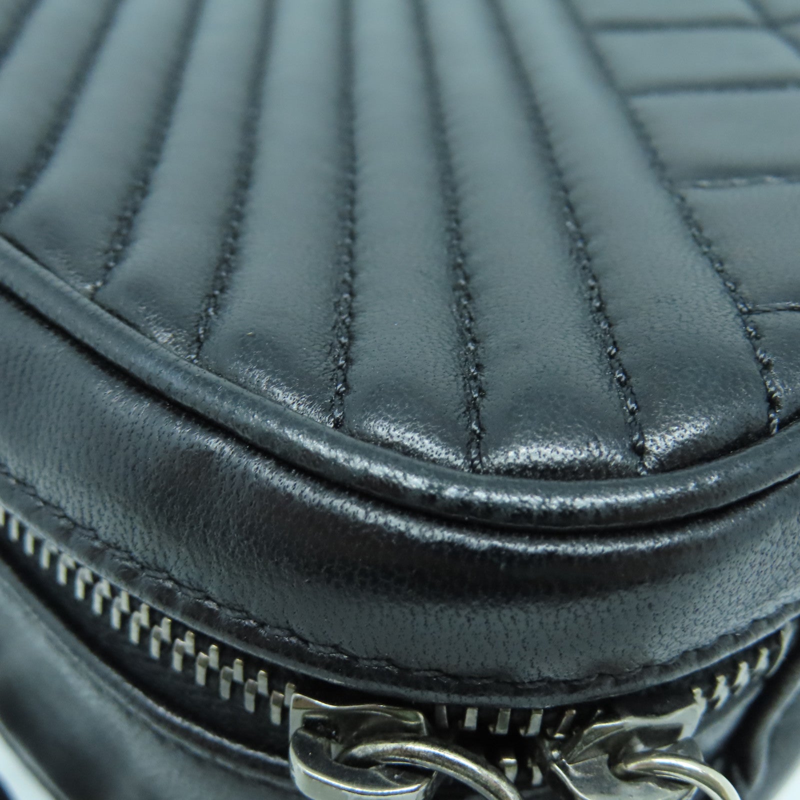 CHANEL rhombic cowhide leather Chain Shoulder silver buckle shoulder bag black