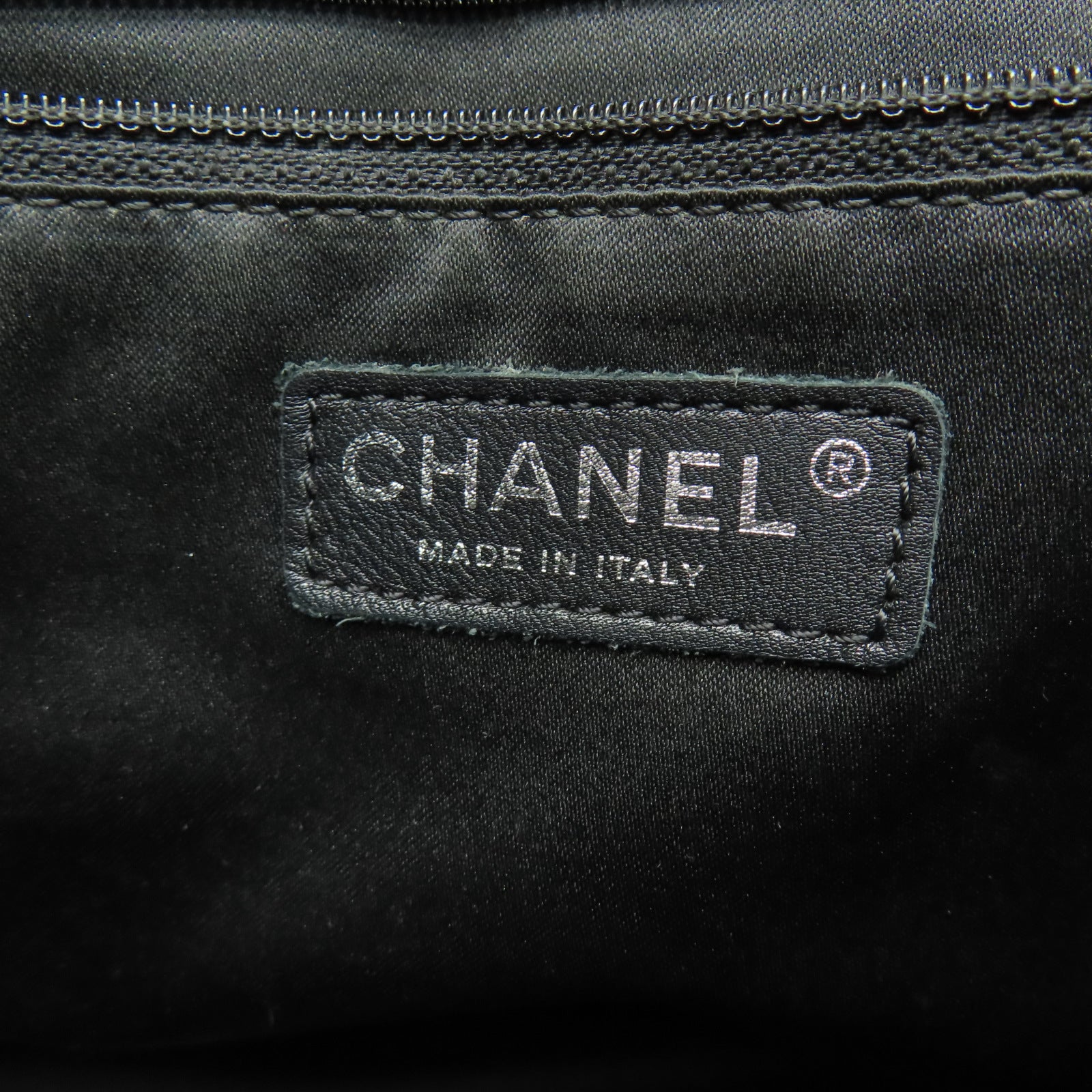 CHANEL 菱格Caviar皮革GST銀扣鏈帶手挽袋黑色