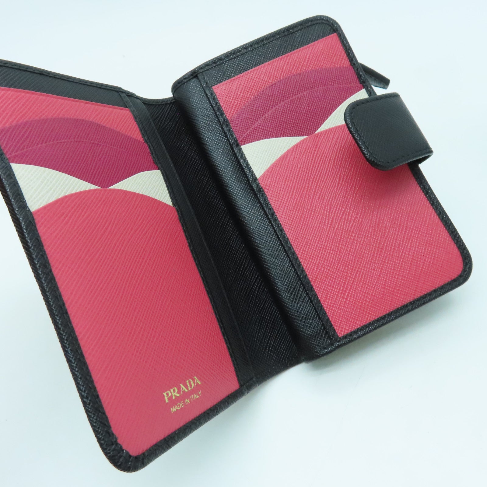 PRADA Saffiano皮革Wallet金扣钱包黑色