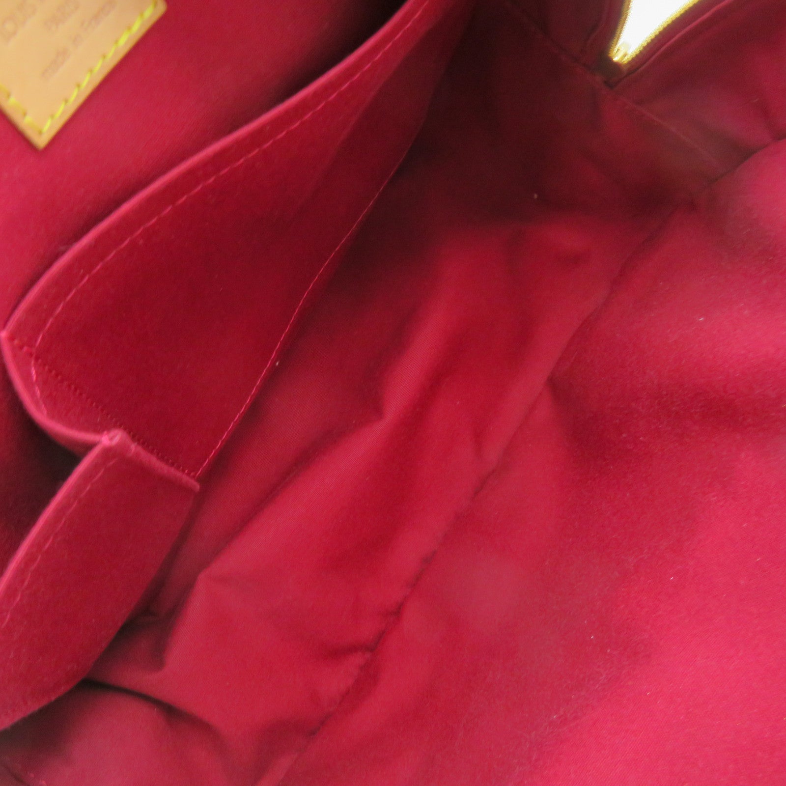 LOUIS VUITTON Vernis Summit Drive Hand Bag Red
