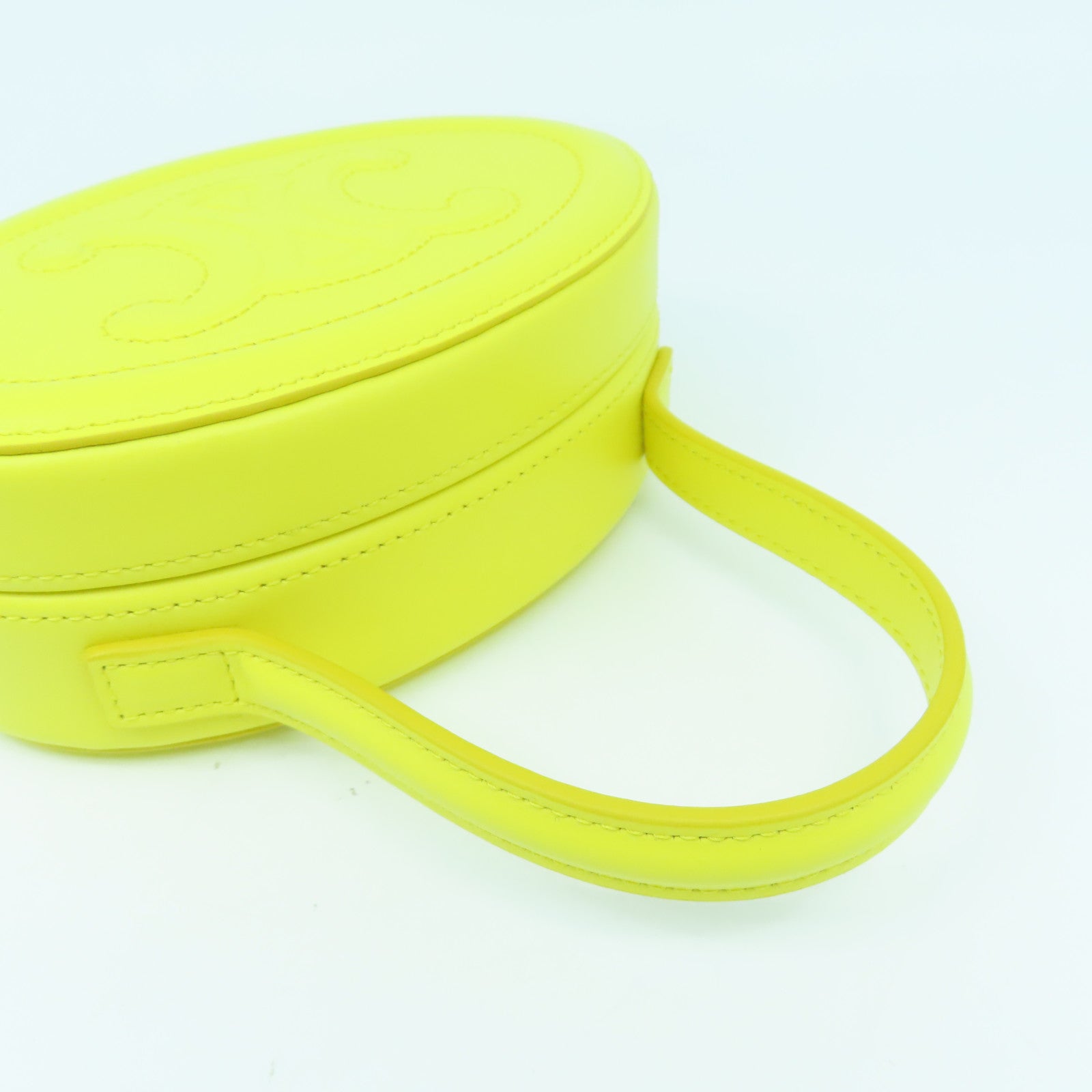 CELINE 牛皮皮革Cuir Triomphe Oval Minaudiere手挽袋黃色