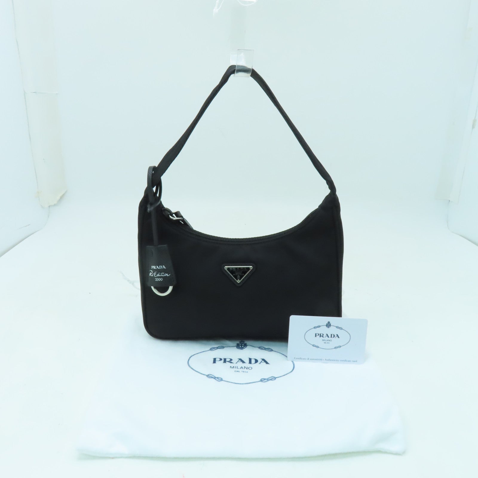 PRADA 尼龍Re-Edition銀扣手挽袋黒色