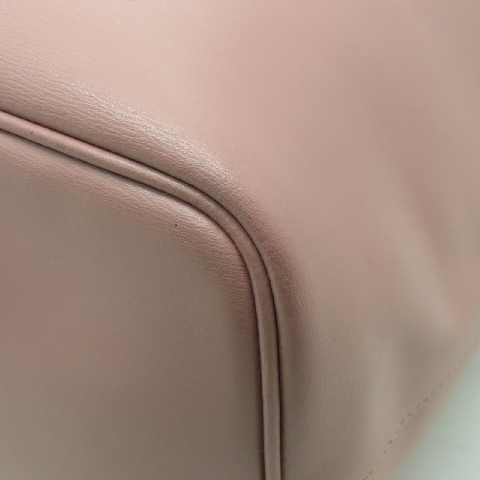 Salvatore Ferragamo 牛皮皮革Shoulder Tote金扣肩背袋粉紅色