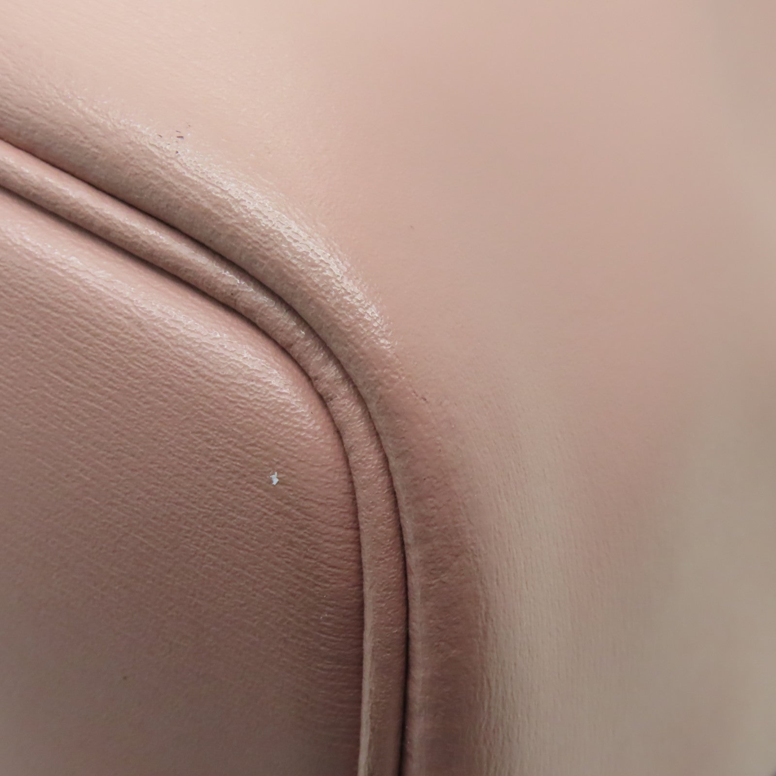 Salvatore Ferragamo 牛皮皮革Shoulder Tote金扣肩背袋粉紅色
