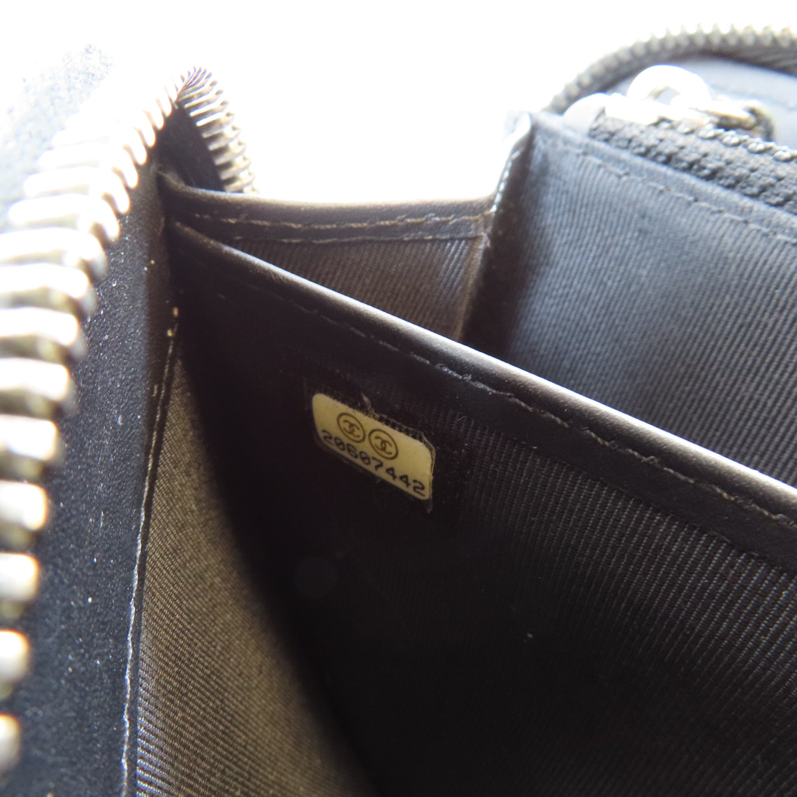 CHANEL 菱格漆皮皮革Long Wallet銀扣長錢包黑色