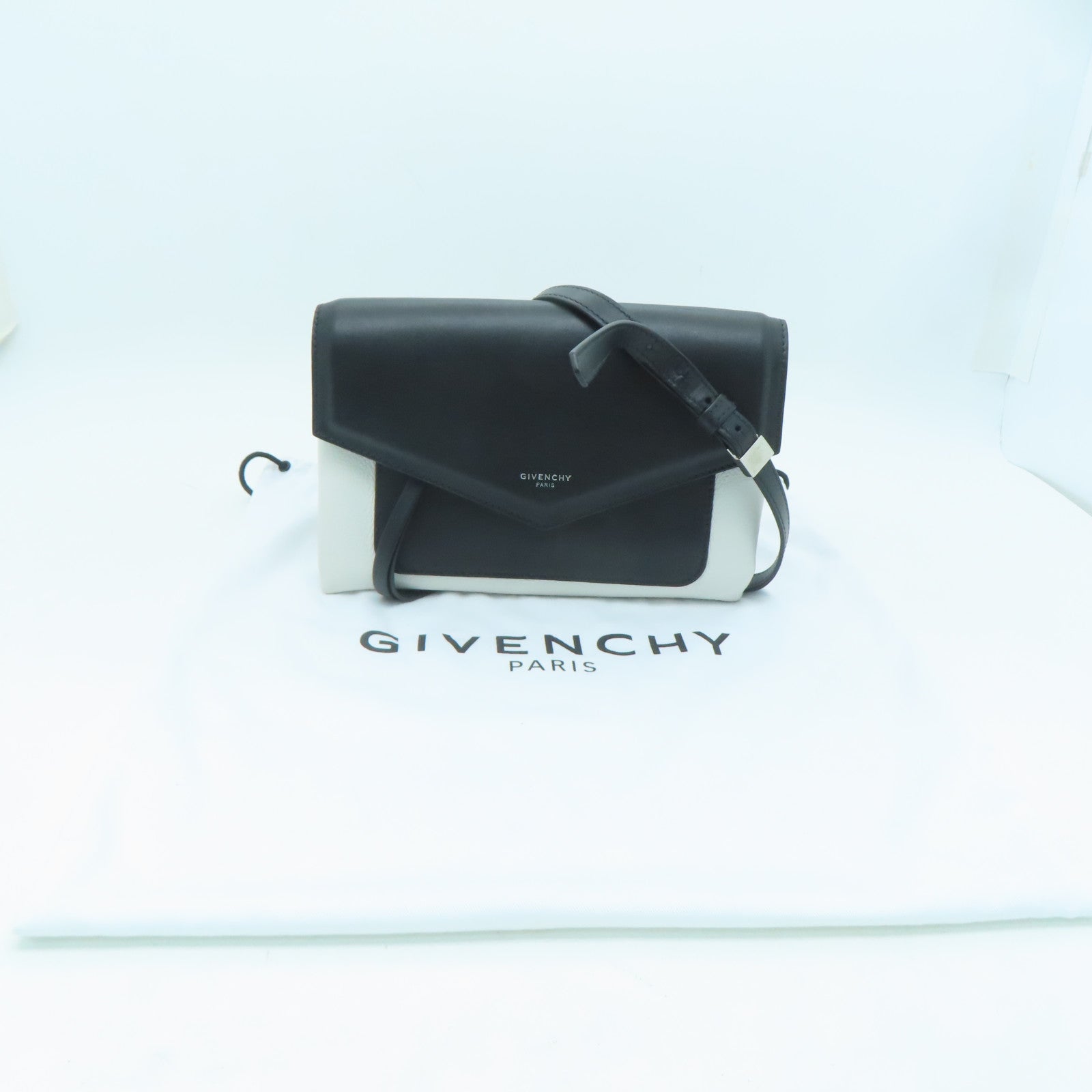 GIVENCHY 牛皮皮革Shoulder Bag銀扣肩背袋黑色/白色