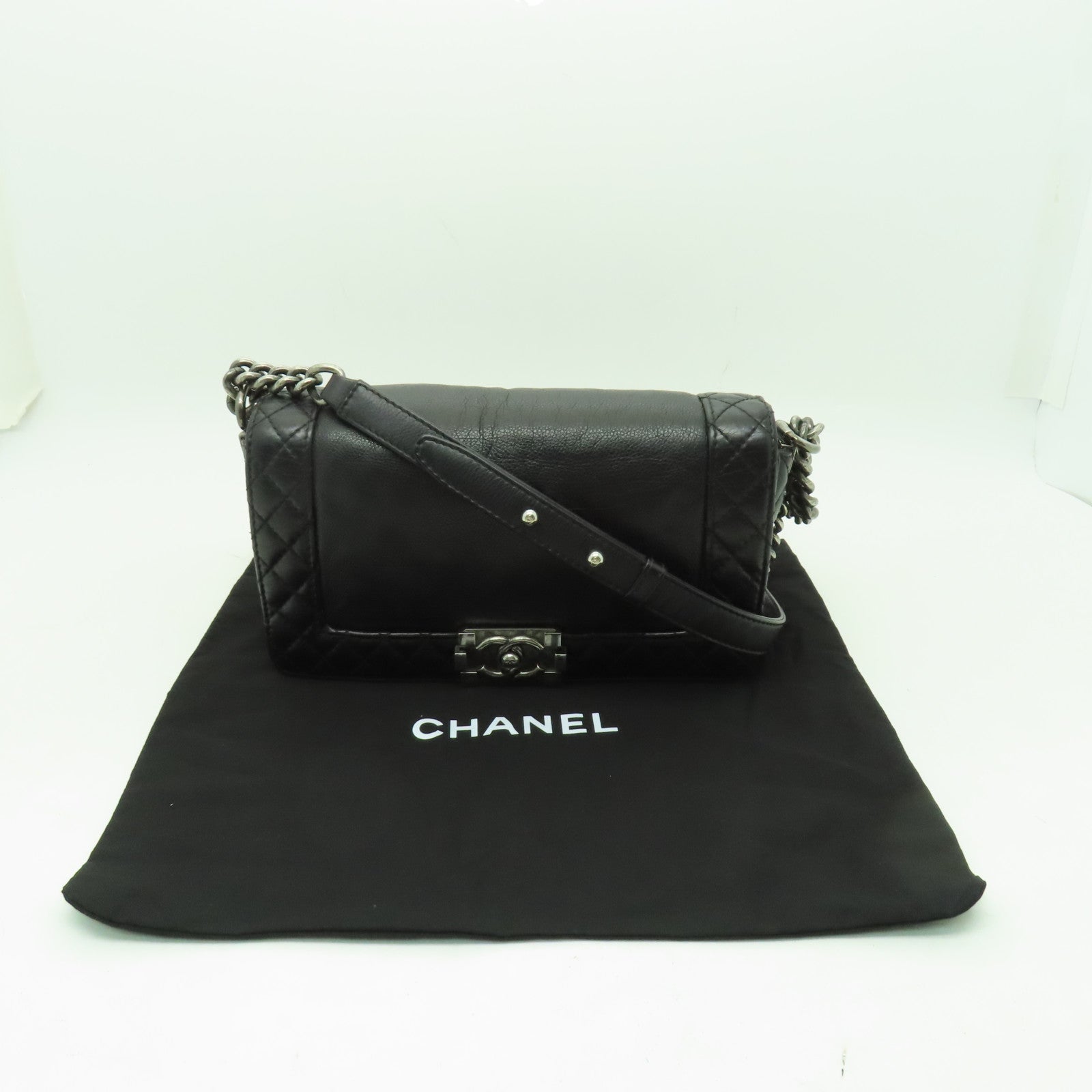 CHANEL 菱格牛皮皮革Boy Chanel 25銀扣鏈帶肩背袋黒色