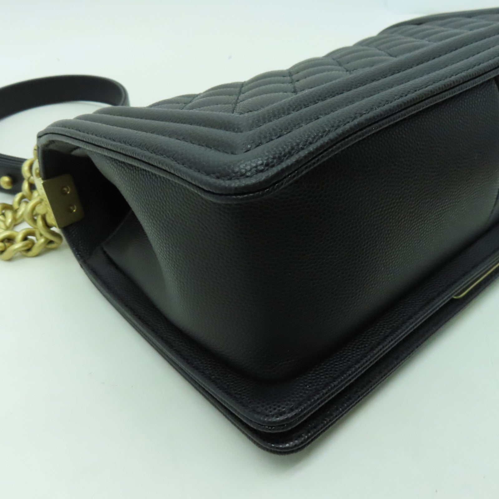 CHANEL 菱格Caviar皮革Boy Chanel 25金扣手挽肩背兩用袋黑色