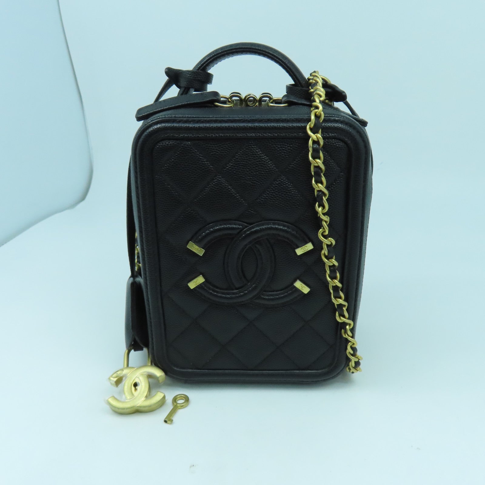 CHANEL 菱格Caviar皮革Chain Shoulder金扣手挽肩背兩用袋黑色