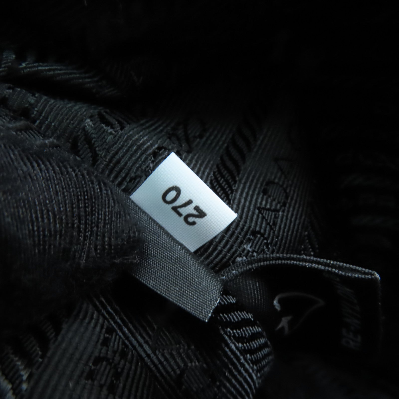 PRADA 尼龍Re-Edition銀扣手挽袋黒色
