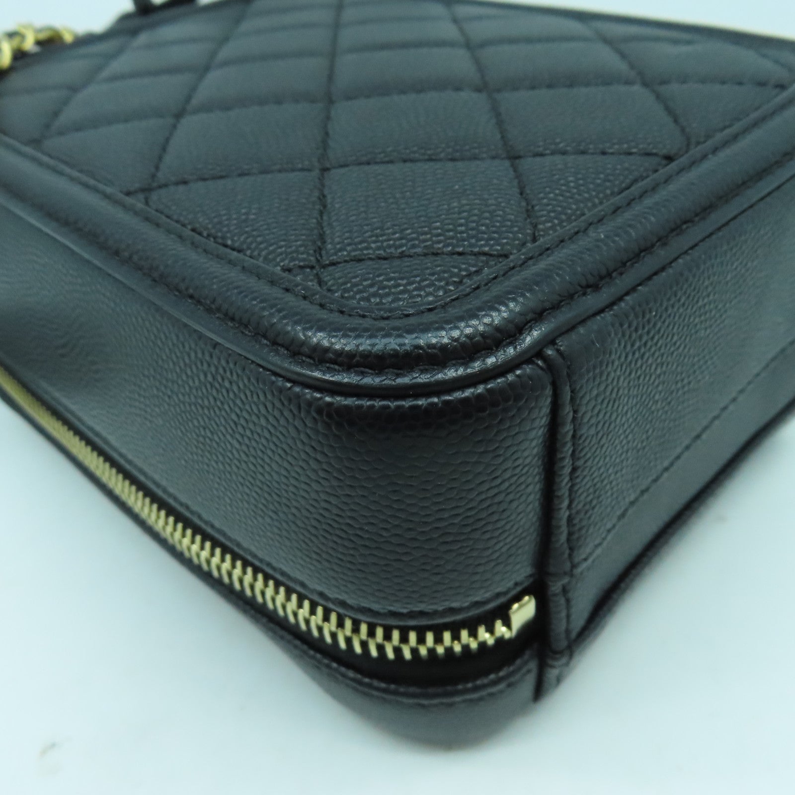 CHANEL 菱格Caviar皮革Chain Shoulder金扣手挽肩背兩用袋黑色