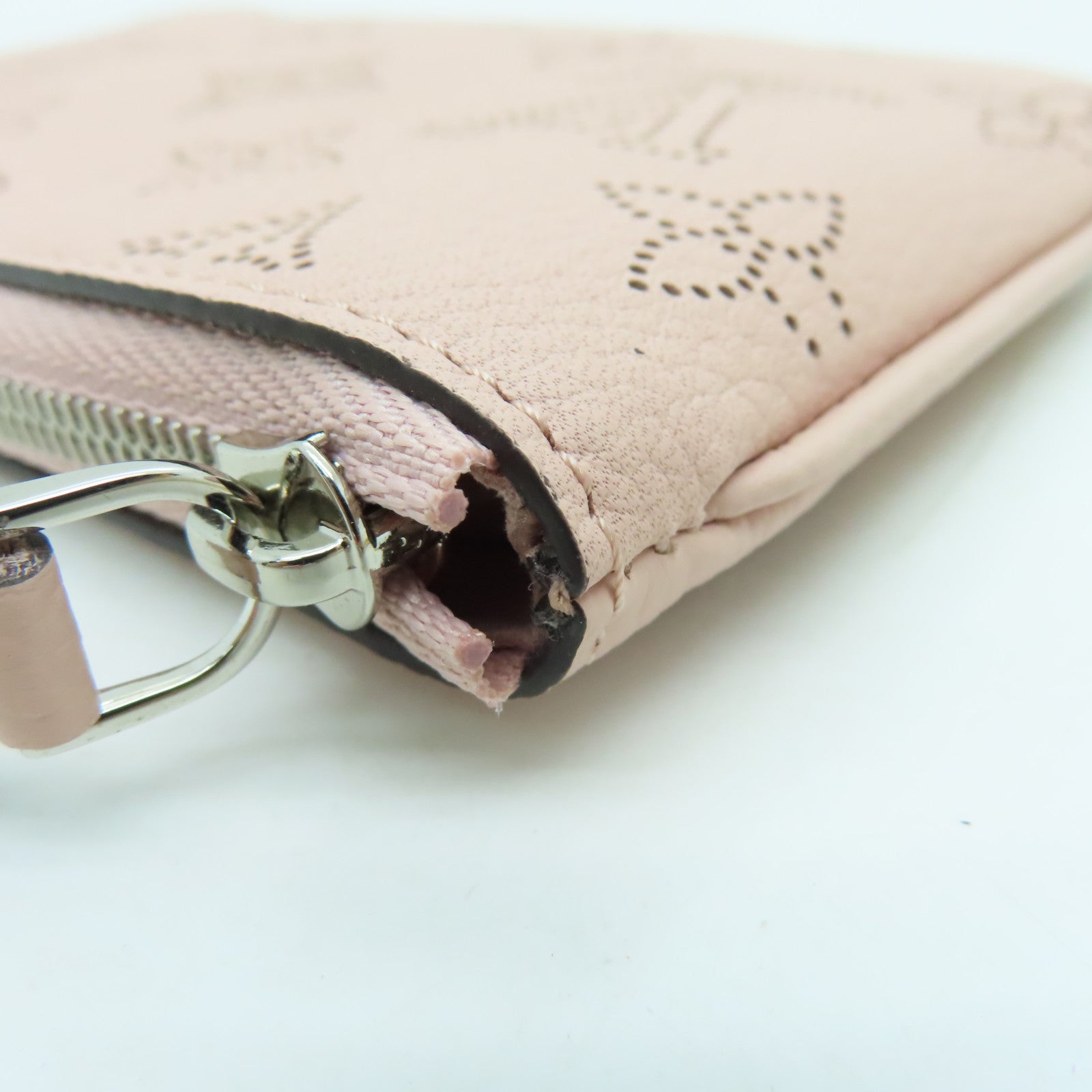 LOUIS VUITTON Mahina Key &amp; Coin Case Silver Buckle Key Coin Purse Pink