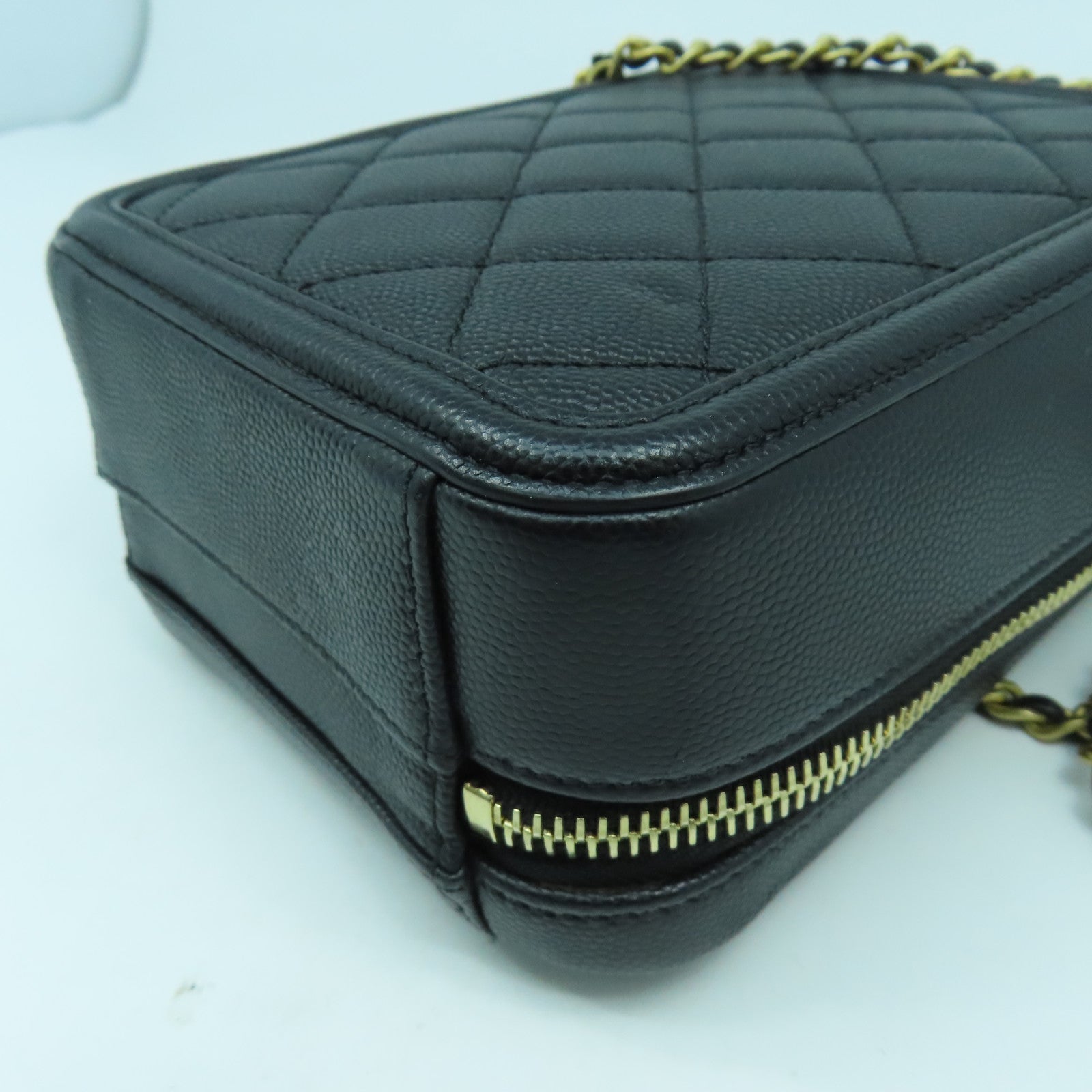 CHANEL 菱格Caviar皮革Chain Shoulder金扣手挽肩背兩用袋黑色