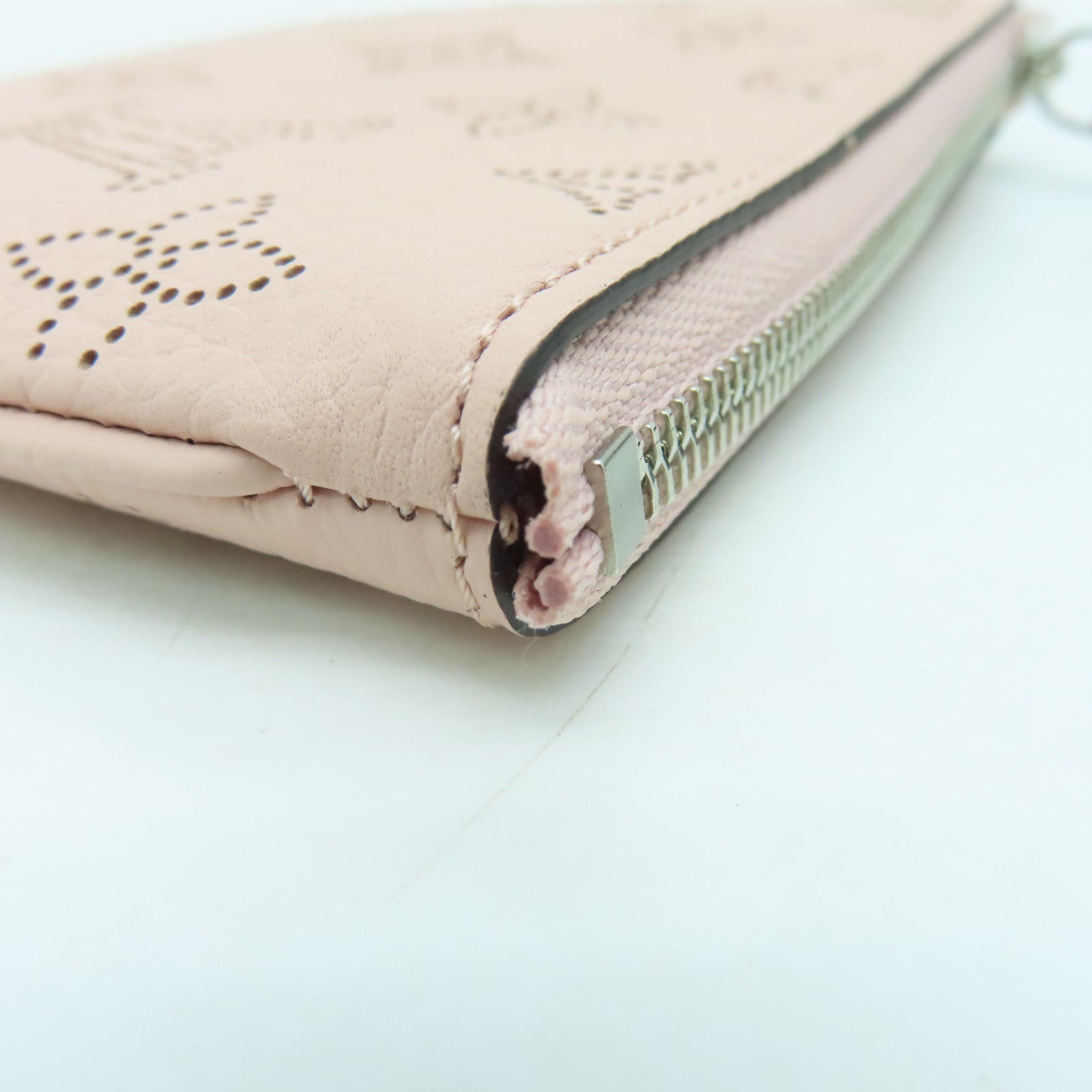 LOUIS VUITTON Mahina Key &amp; Coin Case Silver Buckle Key Coin Purse Pink
