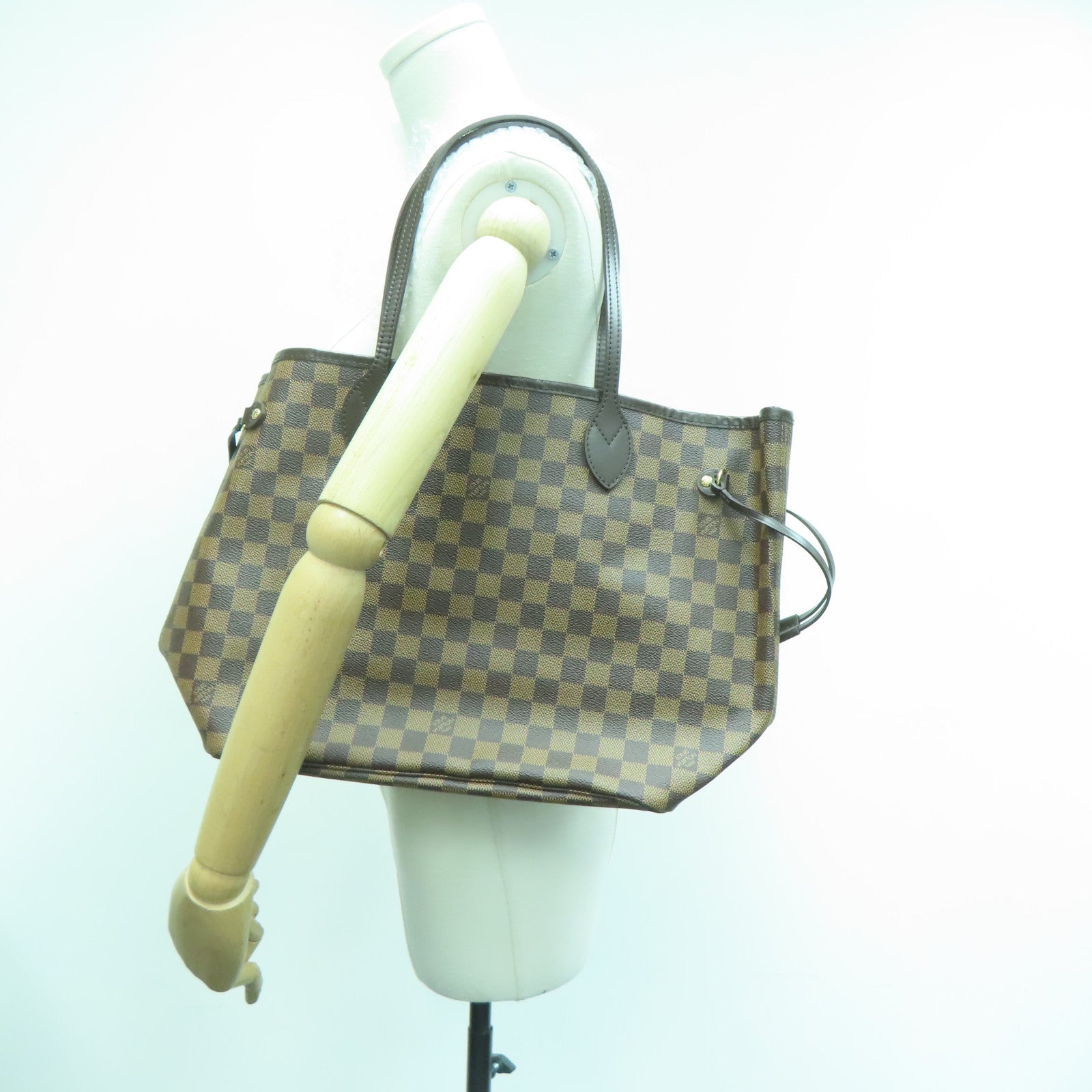 LOUIS VUITTON Damier Neverfull MM金扣手挽袋棕色
