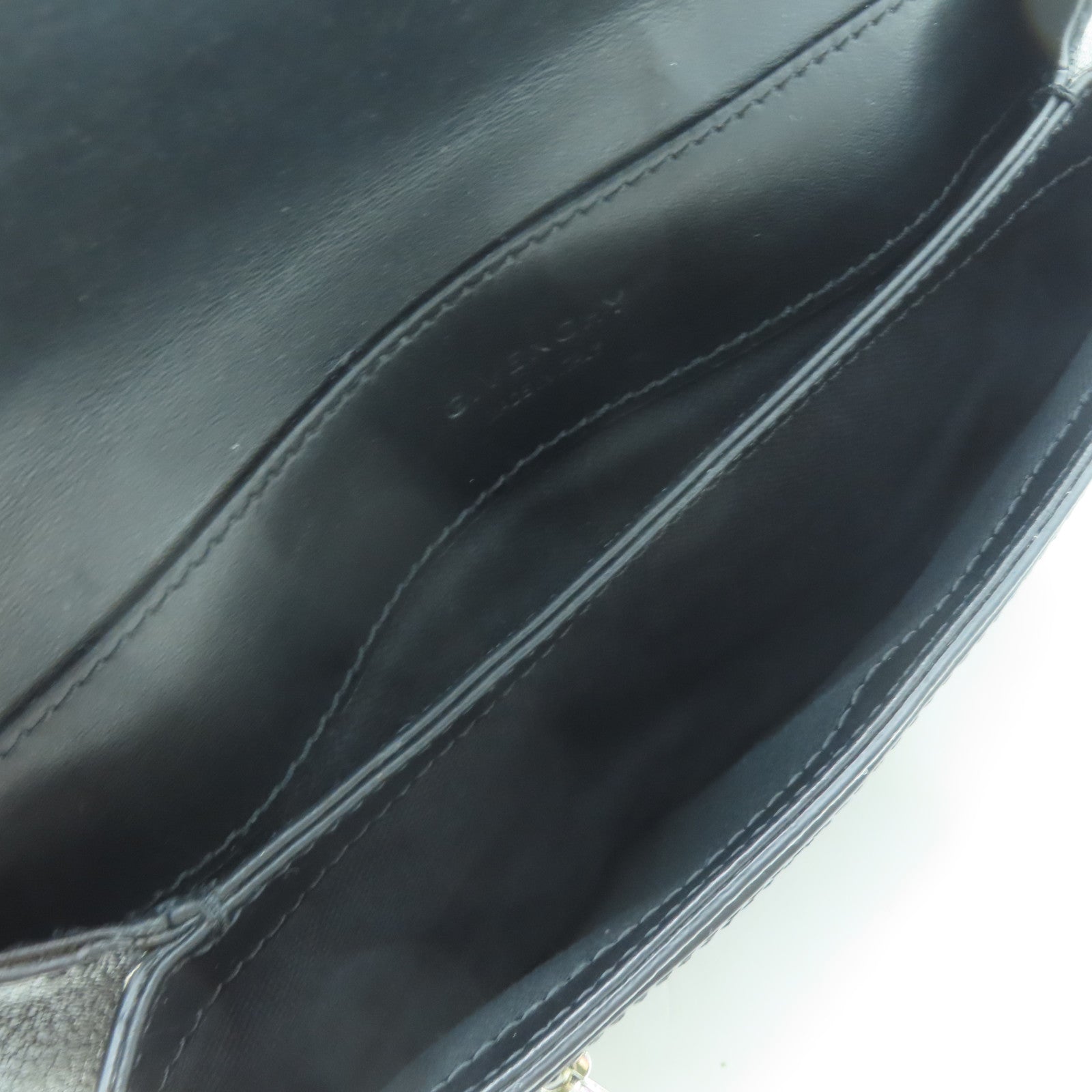 GIVENCHY 牛皮皮革Shoulder Bag銀扣肩背袋黑色/白色