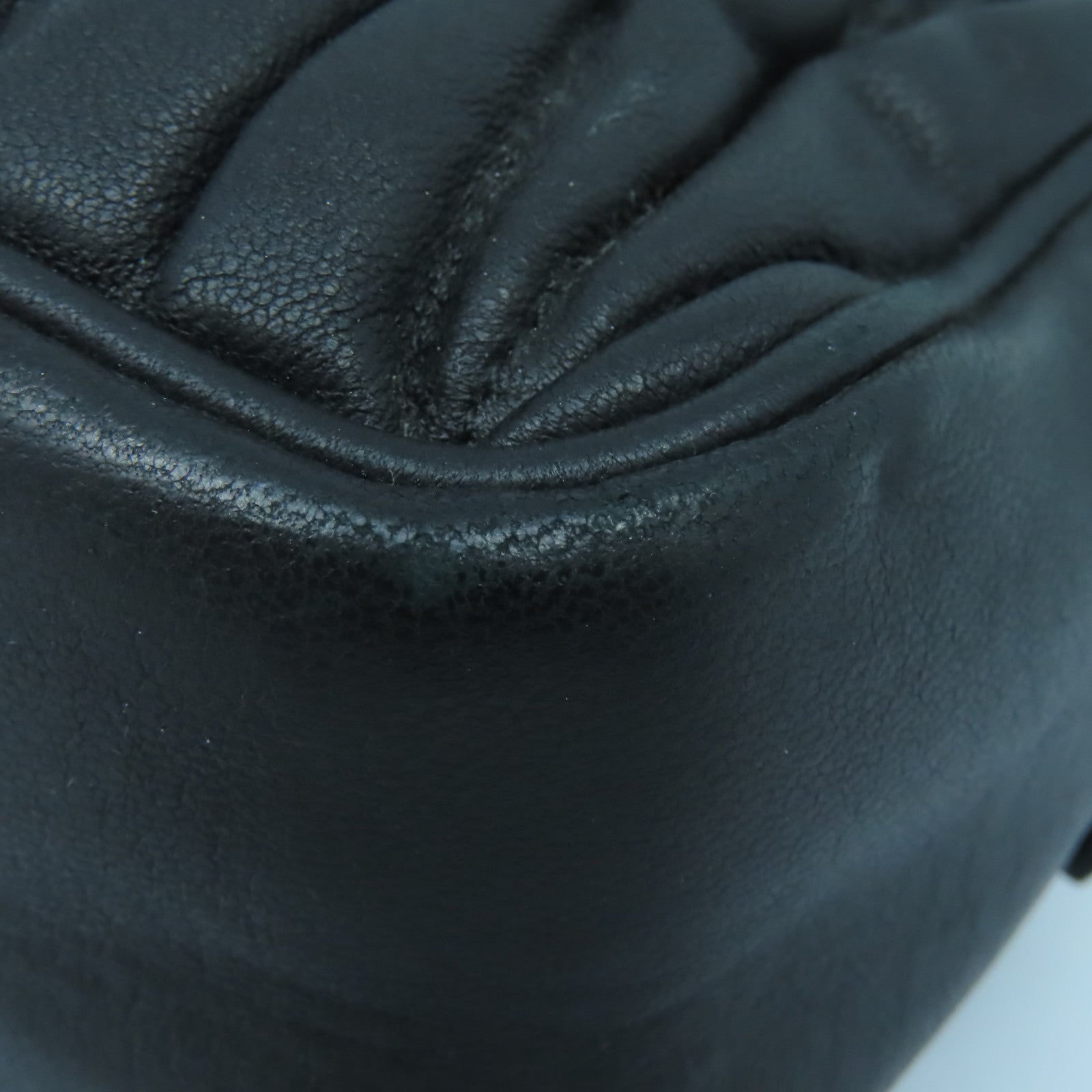 Miu Miu 牛皮皮革Shoulder Bag金扣肩背袋黑色